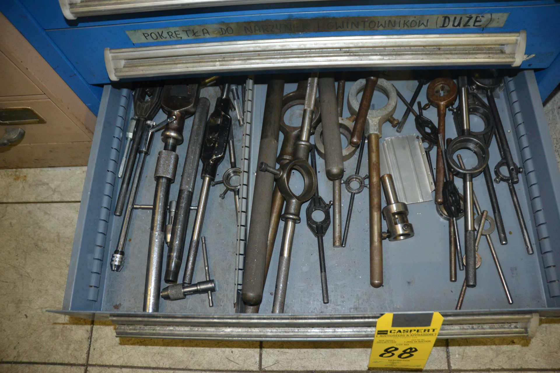 LOT - TAPS & DIE HANDLES IN 1 DRAWER