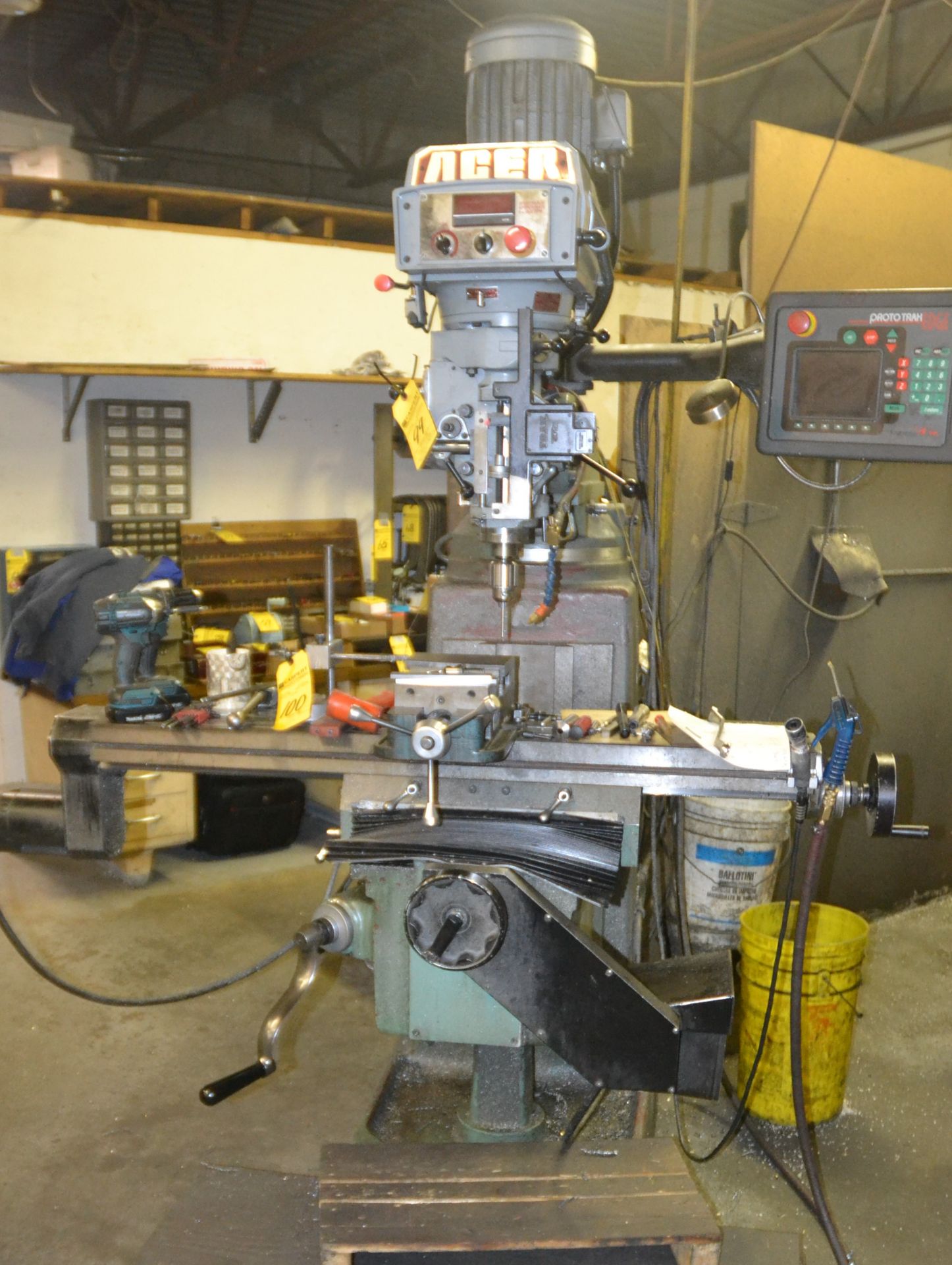 ACER MILLING MACHINE WITH POWER FEED