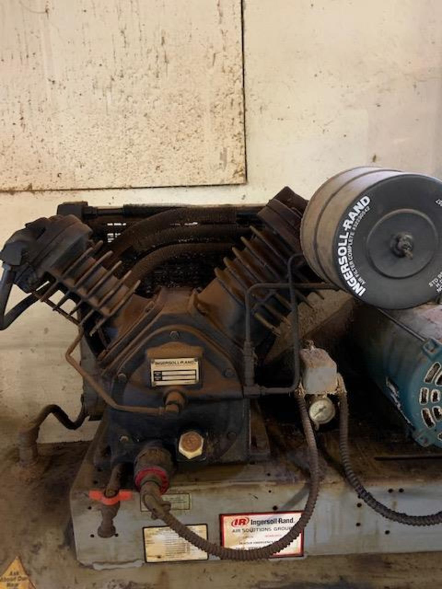 Ingersoll-Rand T30 Air Compressor - Image 2 of 2