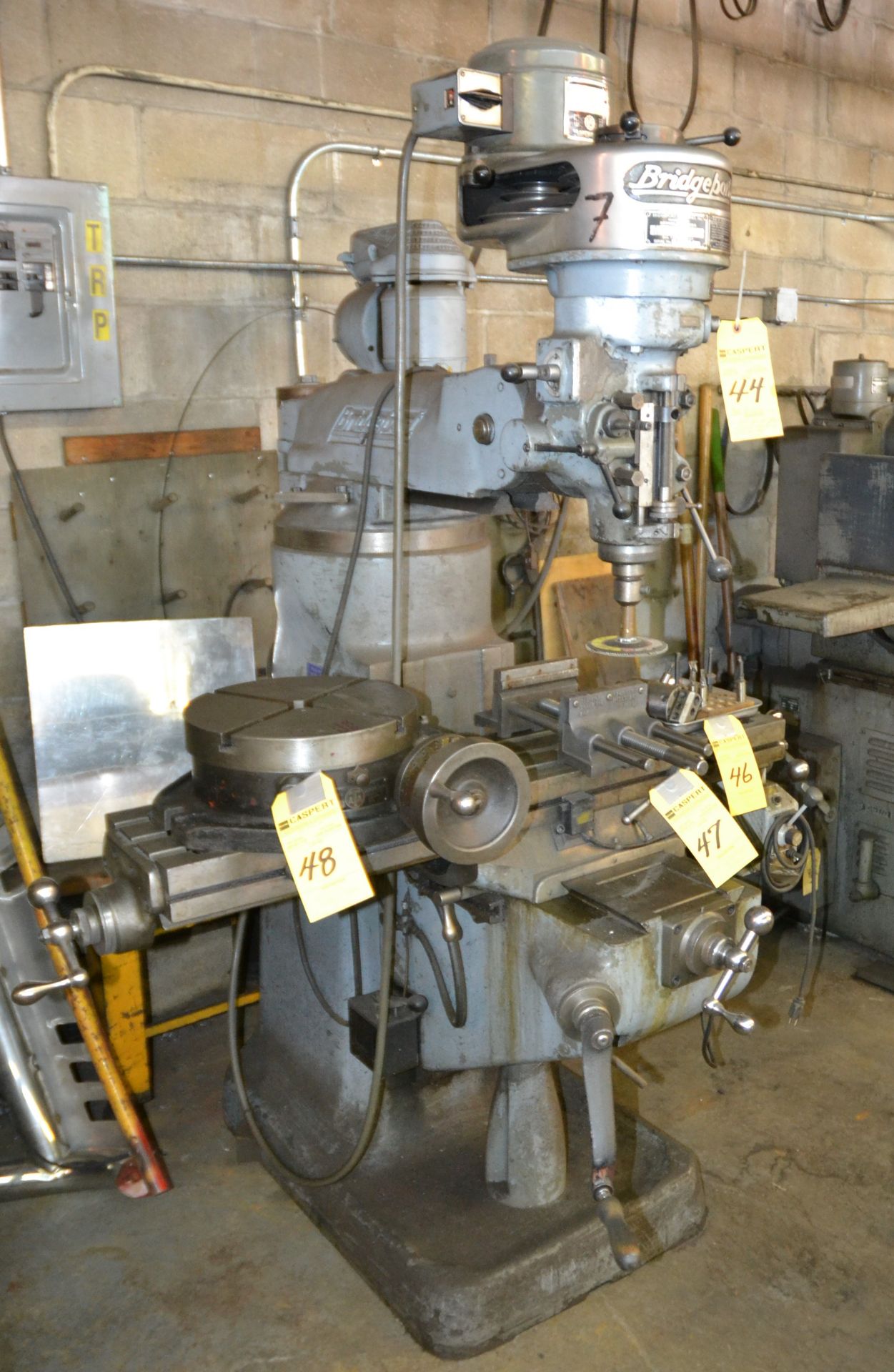 Bridgeport Milling Machine, Spindle Speed, with Power Feed 12/BR 117264, S/N J-118897