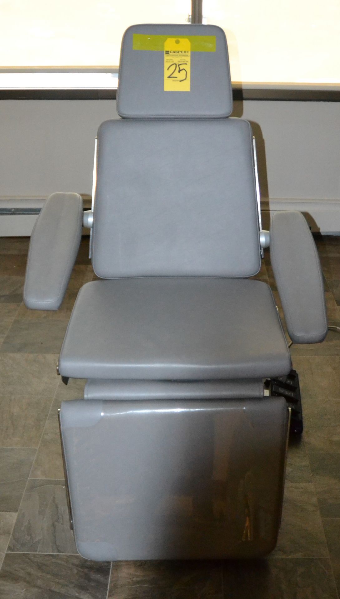 Dexta Examination Chair Model MK52X3 / #604-14, s/n 112114-9