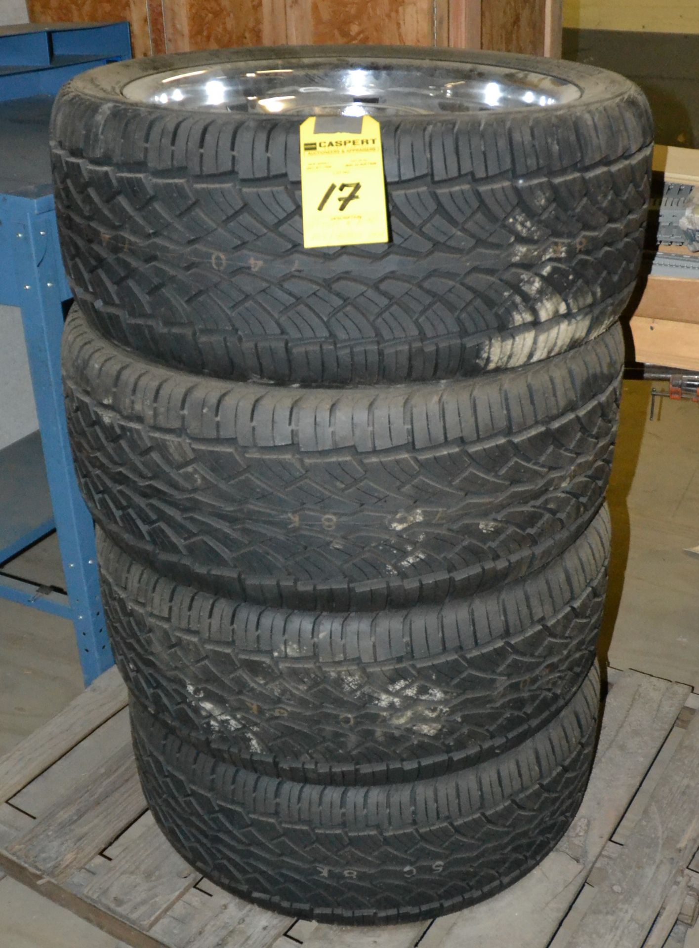 Tire / Rims 305 / 40R22 114A