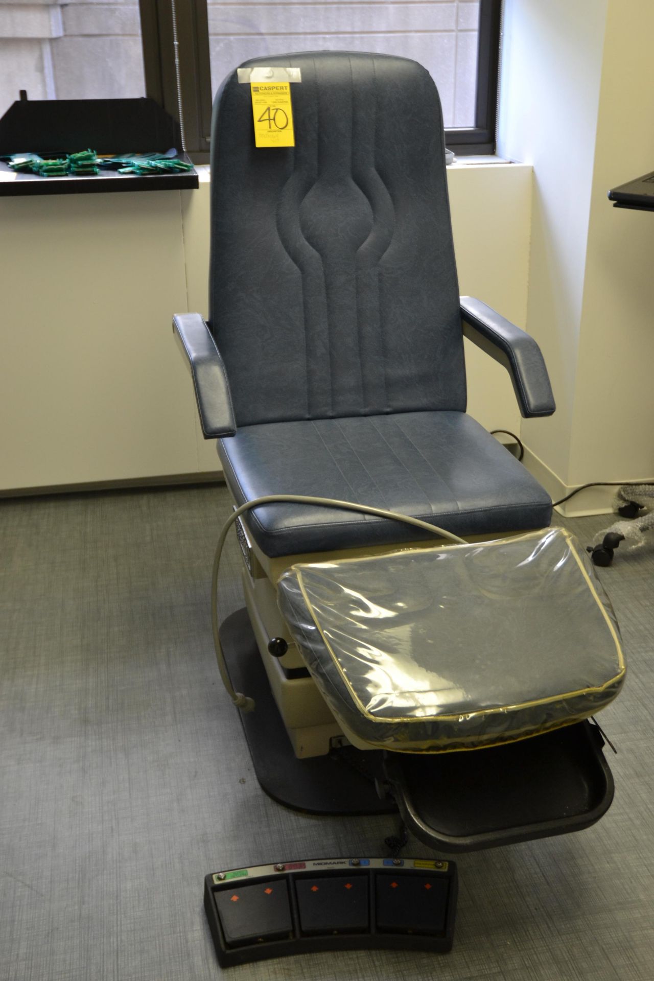 MIDMARK PODIATRY 417 EXAMINATION CHAIR