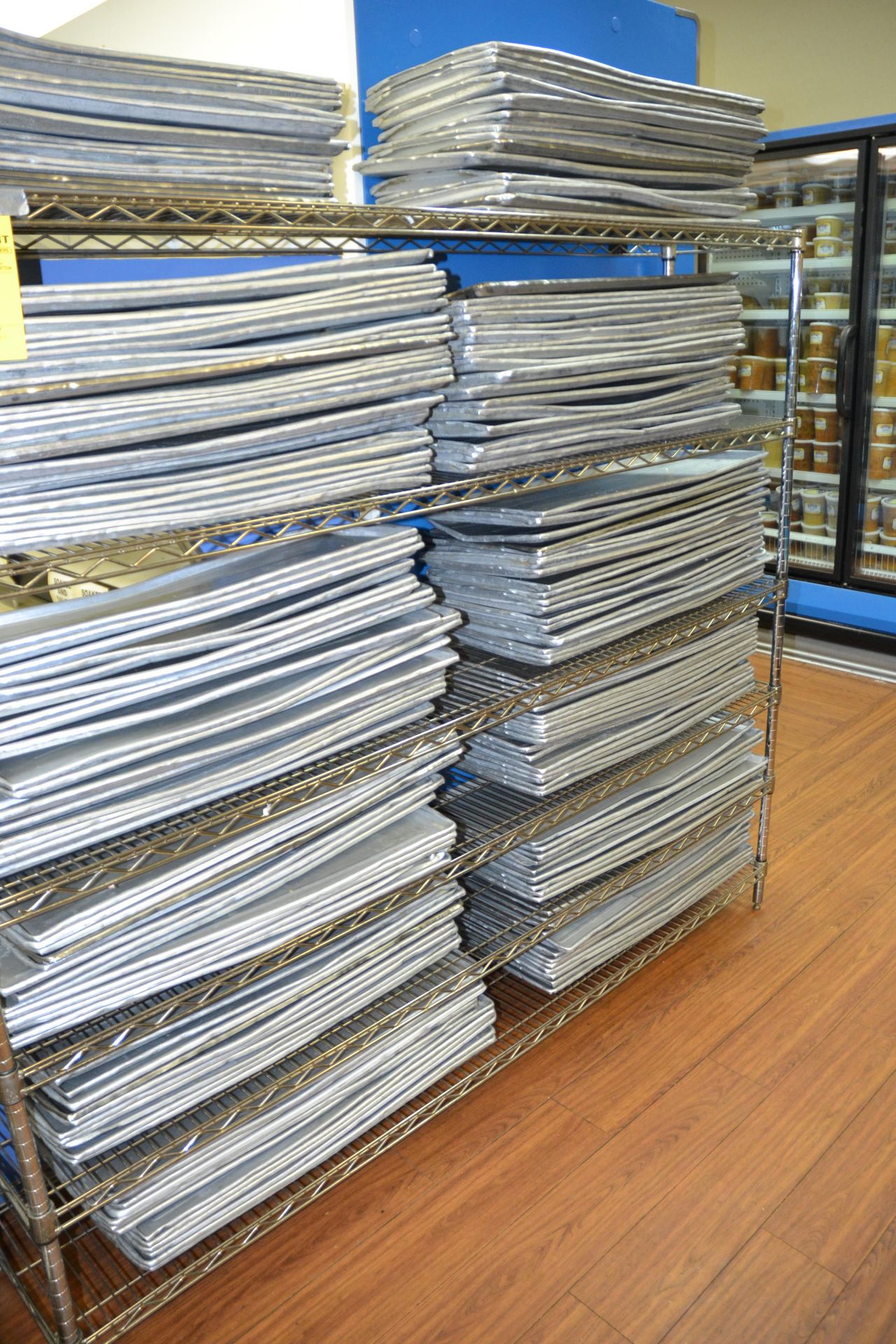 LOT - 100 Sheet Pans