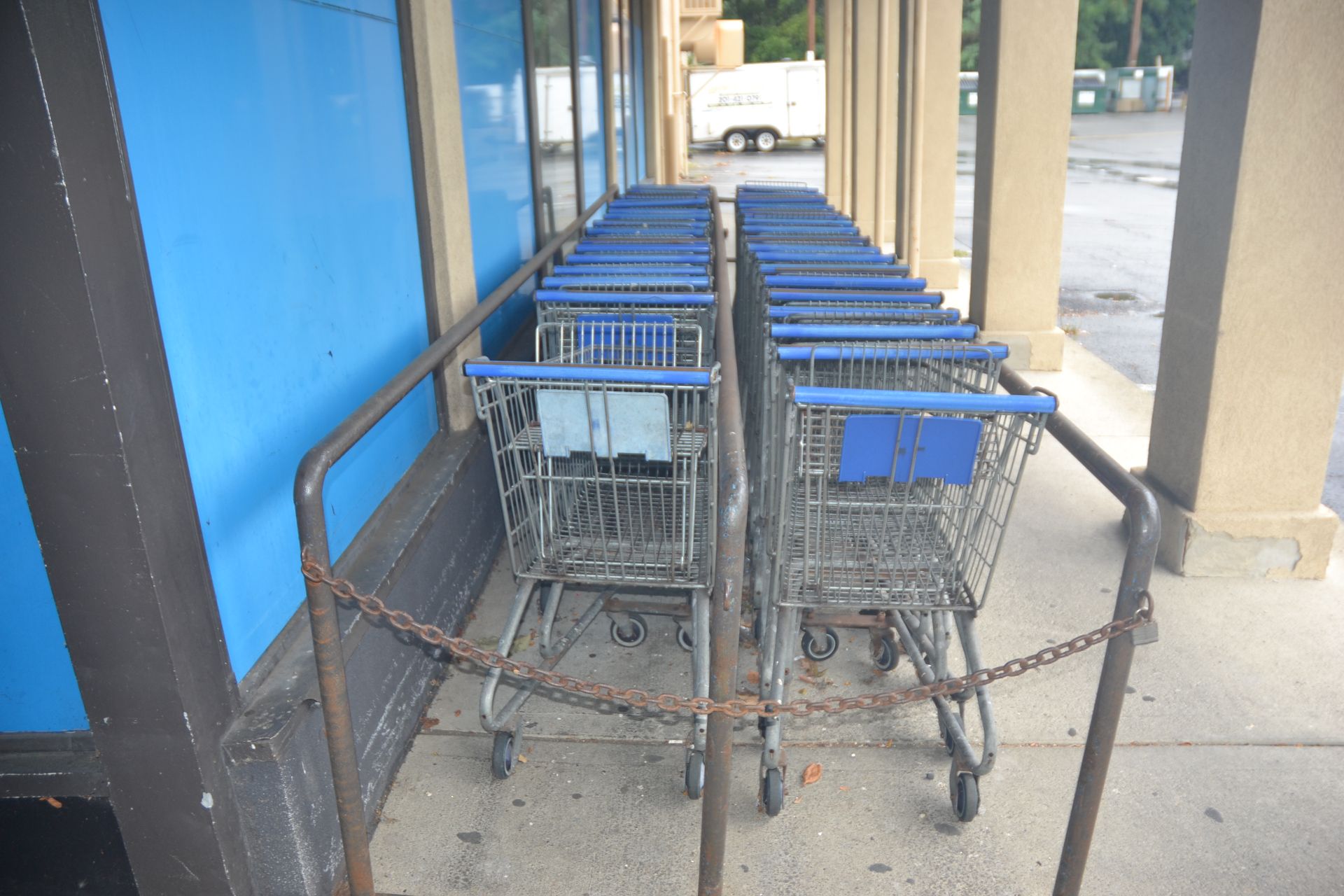 Shopping Carts - Image 2 of 3