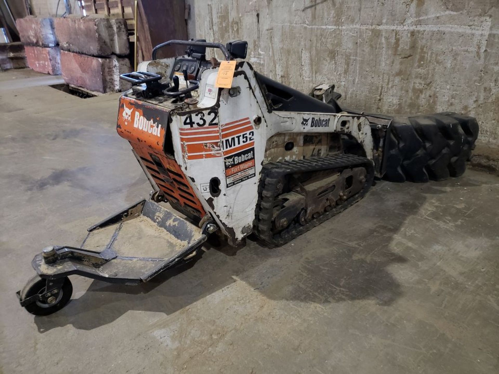 BOBCAT MT52 WALK BEHIND SKID STEER 520 LB OPERATING CAPACITY S#528611930 (LOCATED AT: 29861 OLD