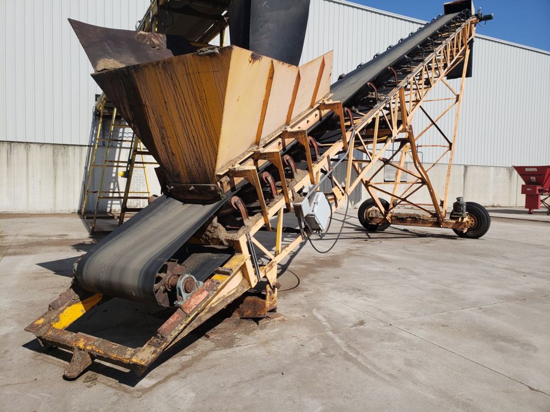 CONVEYOR RADIAL STACKER 36" X 60' (LOCATED AT: 29861 OLD HWY 33, ELKHART, IN 46516) - Image 2 of 3