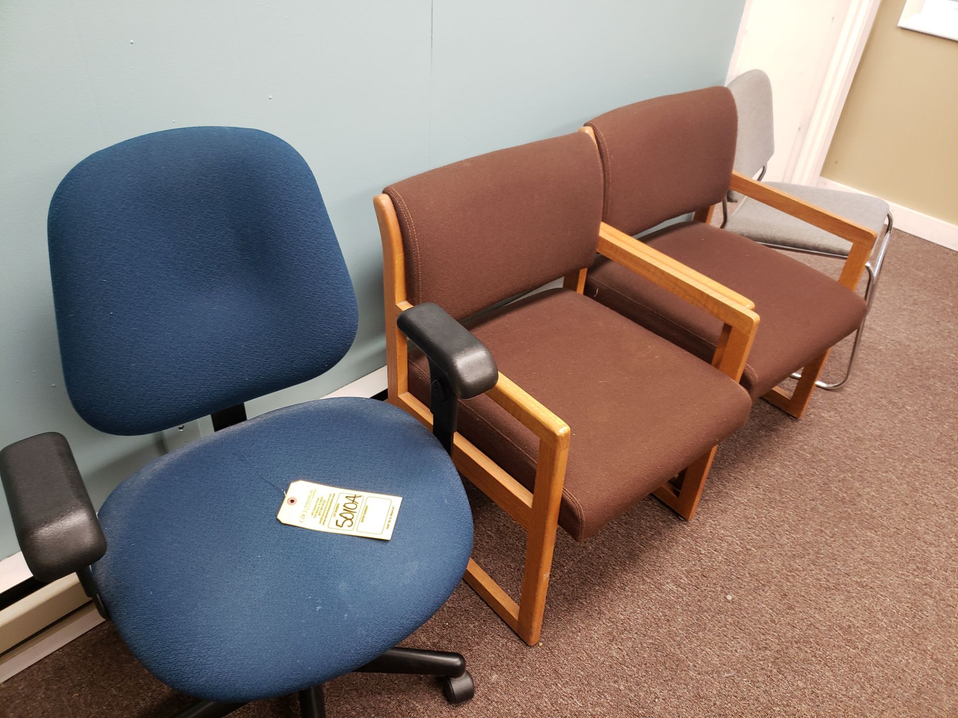 (4) CHAIRS (LOCATED AT: 16335 LIMA ROAD BLDG. 4 HUNTERTOWN, IN 46748)