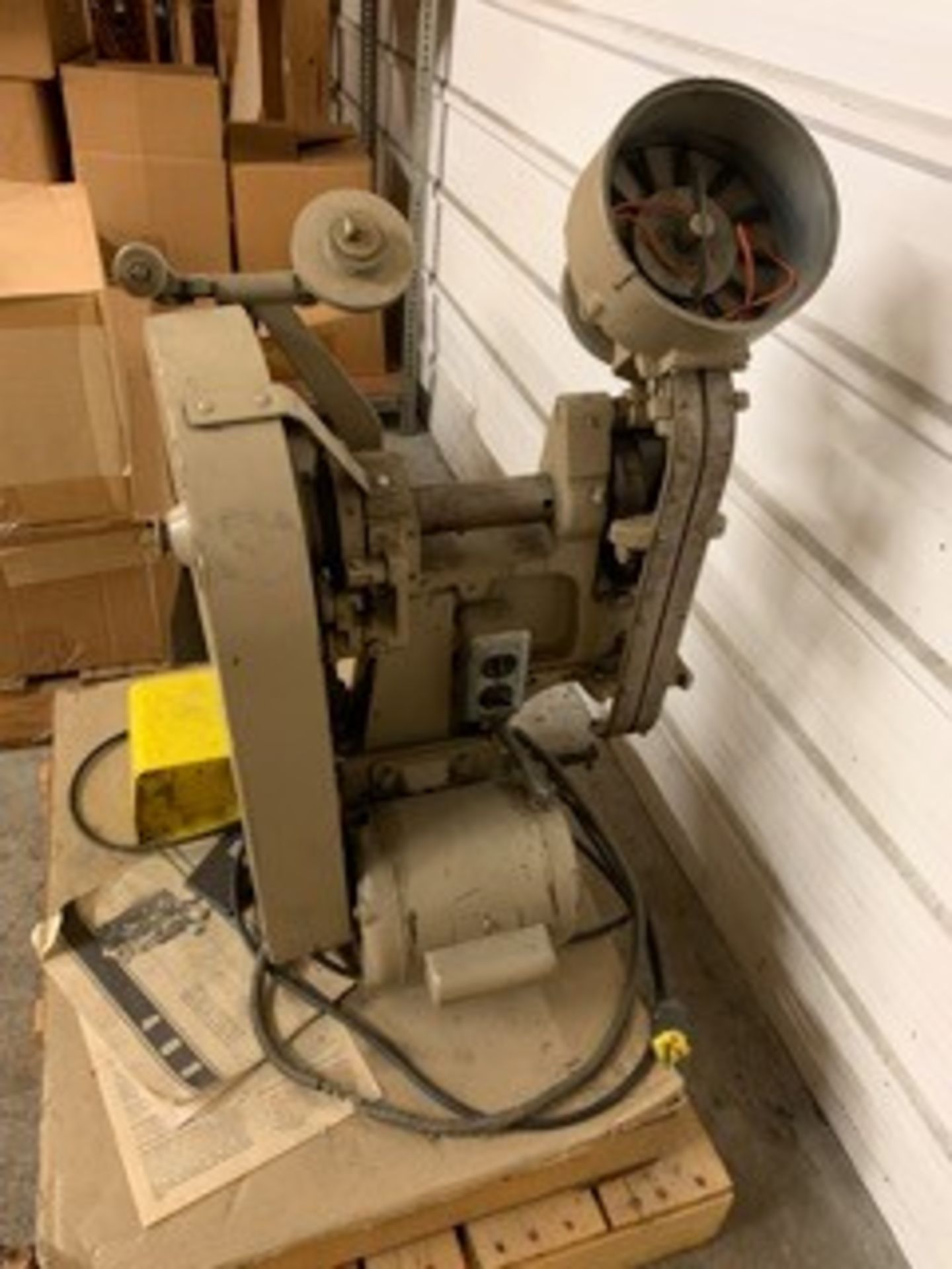 SILK SCREEN SQUEEGEE SHARPENER (LOCATED AT: 16335 LIMA ROAD, HUNTERTOWN, IN 46748) - Image 3 of 3