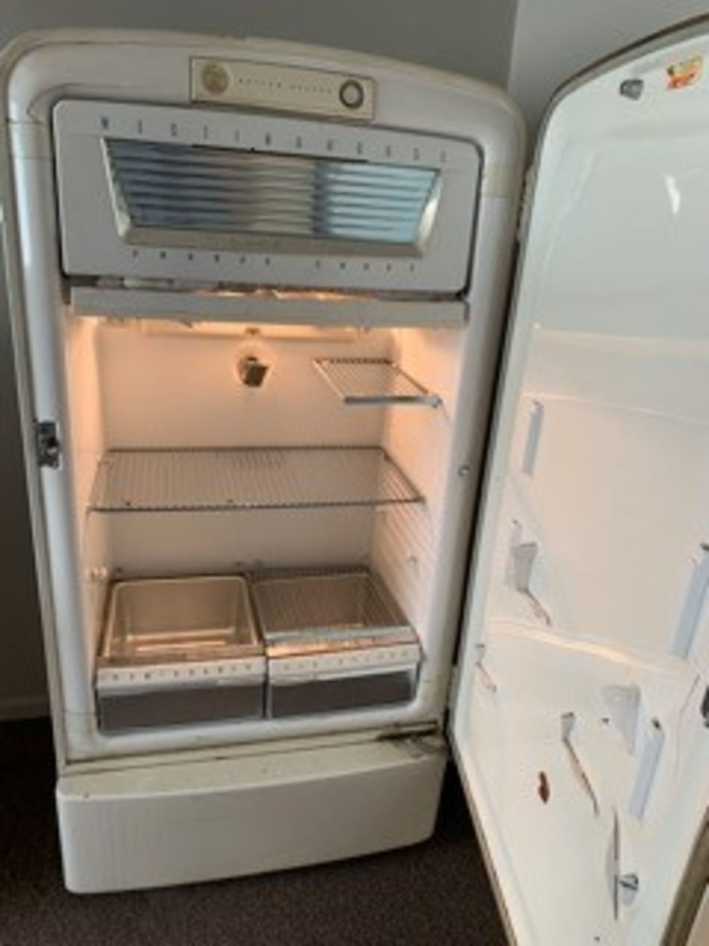 ANTIQUE WESTINGHOUSE REFRIGERATOR (LOCATED AT: 16335 LIMA ROAD, HUNTERTOWN, IN 46748) - Image 2 of 2