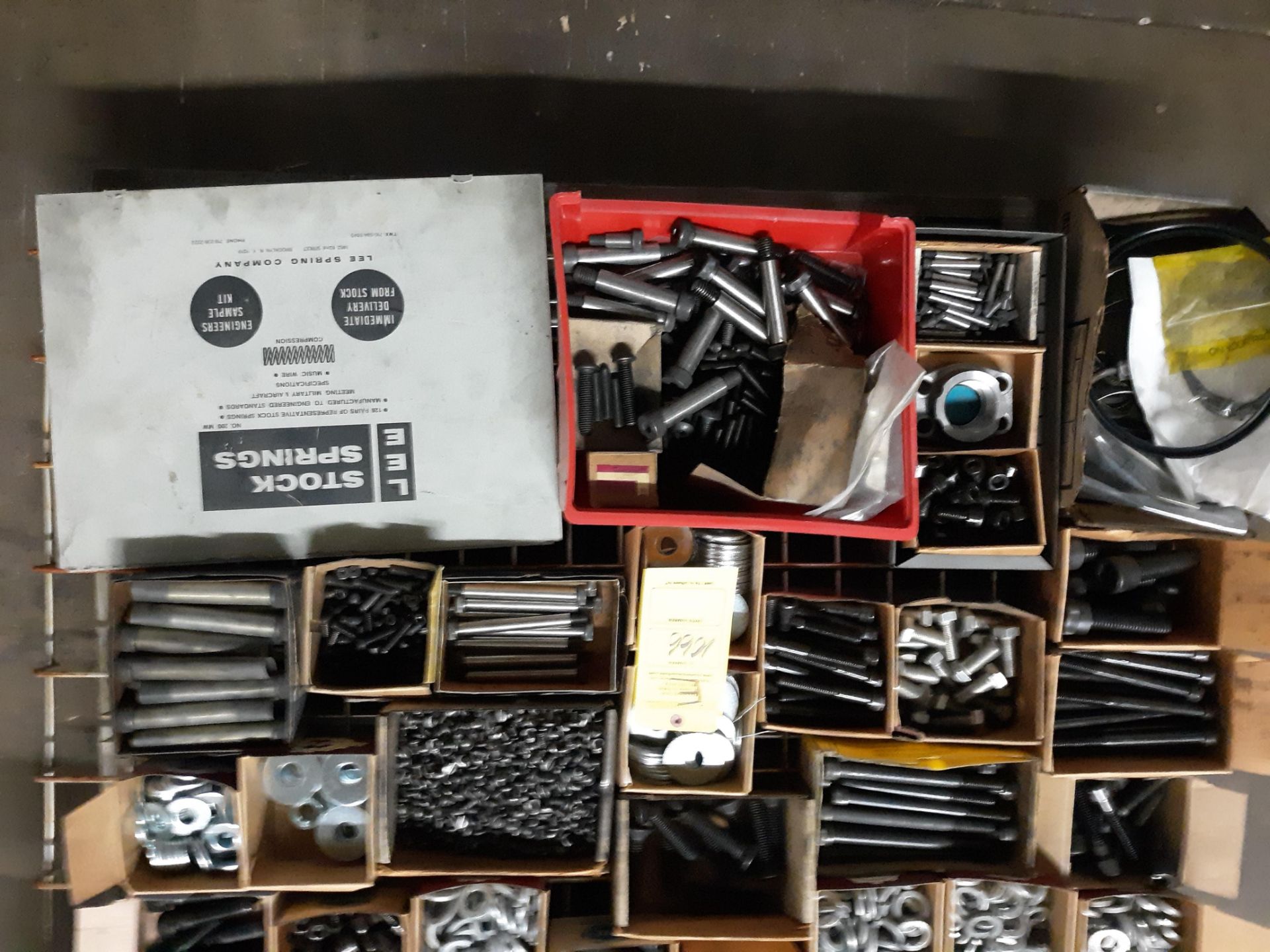 PALLET OF VARIOUS HEX SOCKET CAP SCREW GRADE 5 CAP SCREW & HEX NUTS & WASHERS (LOCATED AT: 432 - Image 2 of 4