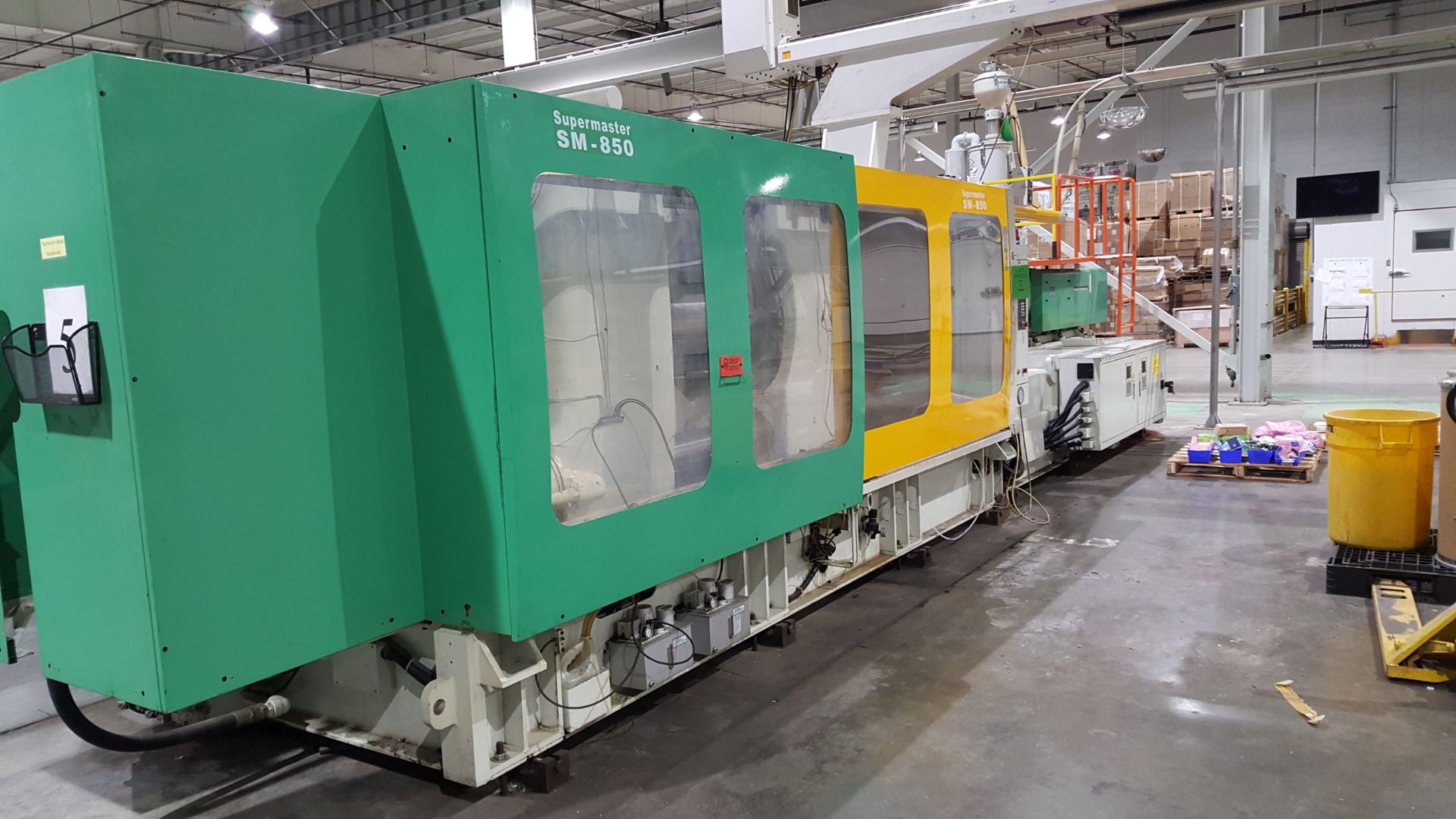 ASIAN PLASTIC MACHINE Injection Molding machine, Model SM850 (ref maq. 5), Distance between bars 46” - Image 2 of 4