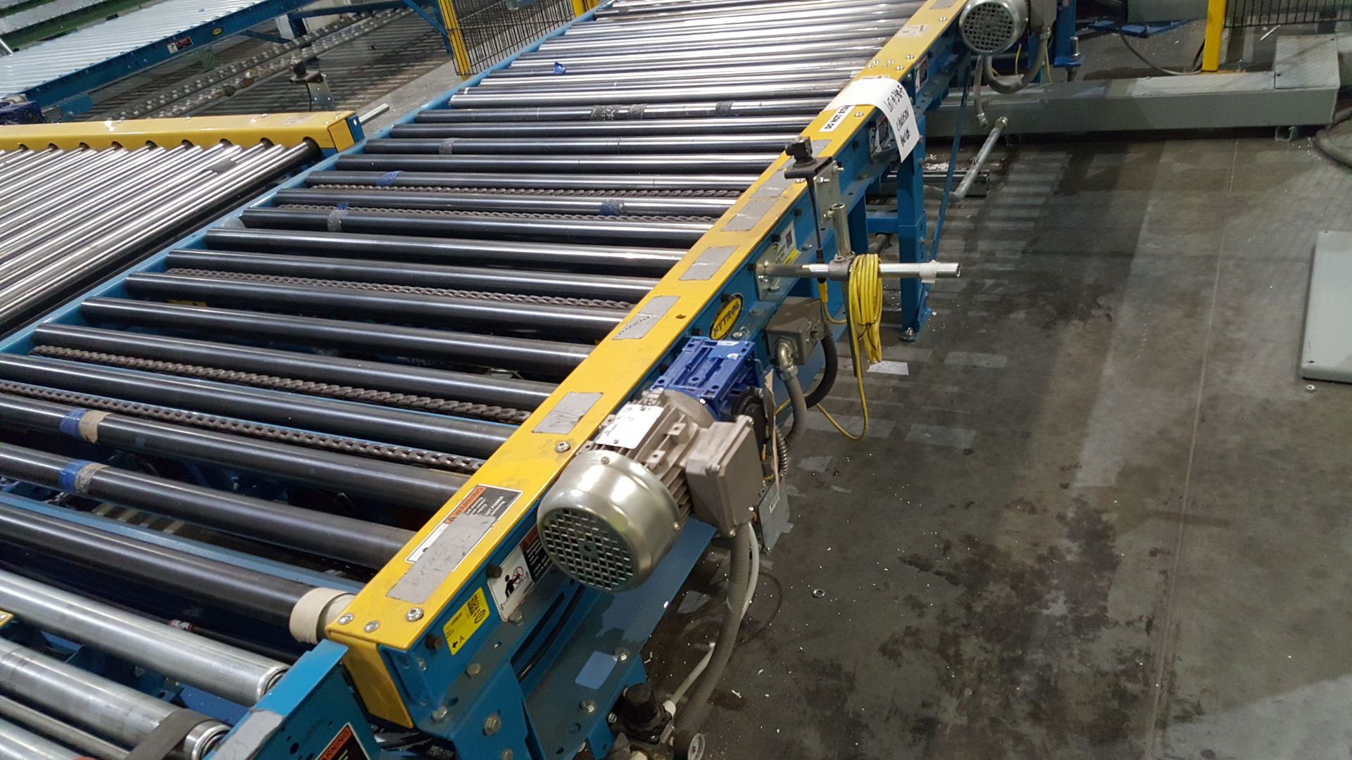 HYDROL CONVEYOR COMPANY INC. Roll Conveyor Size: 3100 mm x 1170 mm SN: 100B30 / Transportador de