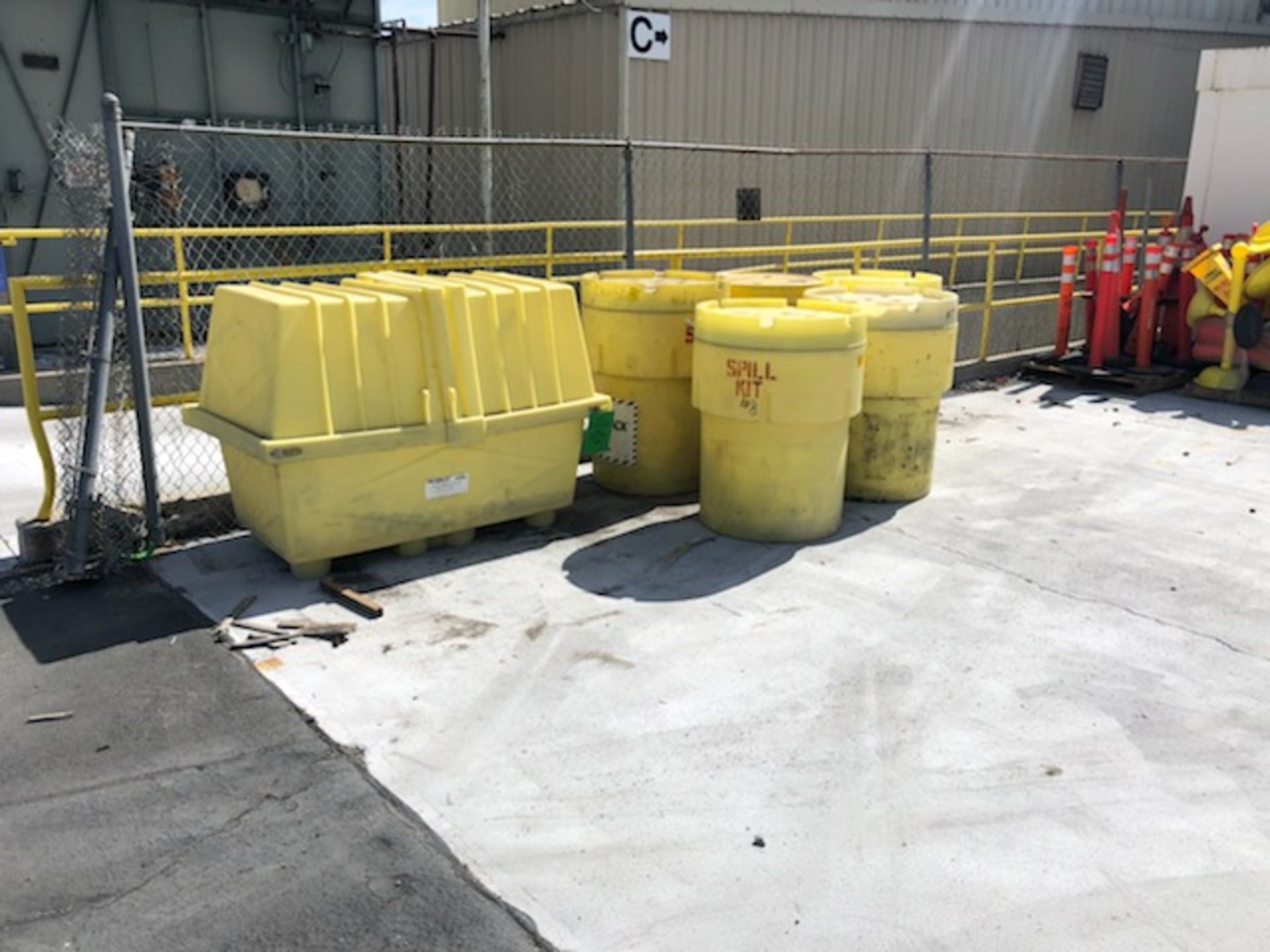 SPILL CONTAINMENT KITS