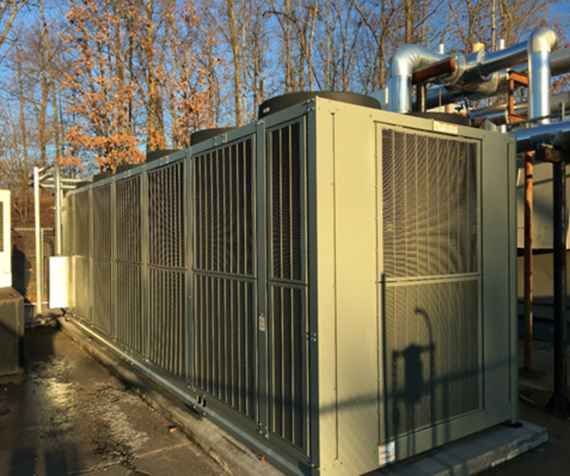 TRANE STEALTH AIR COOLED CHILLER MODEL-RTAE 250F UAA1 AA1F N3X1 A5A0 ...