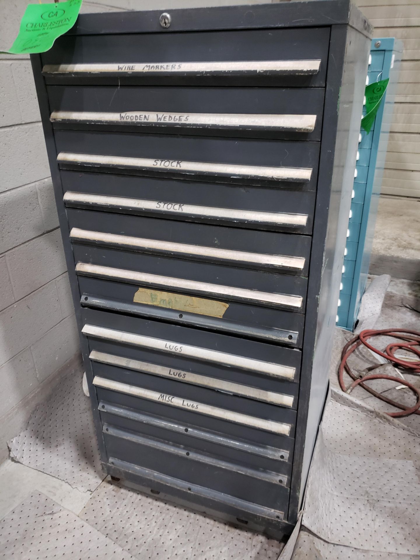 13-DRAWER TOOL CABINET (NO CONTENTS)