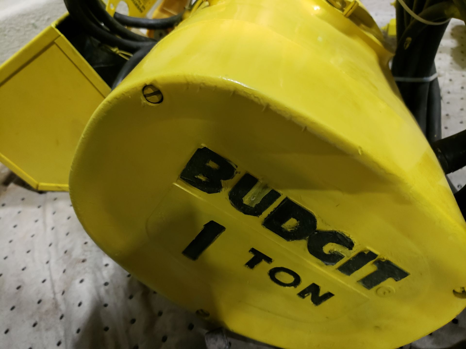 BUDGIT 1-TON HOIST (NEVER USED) B-1 - Image 2 of 2