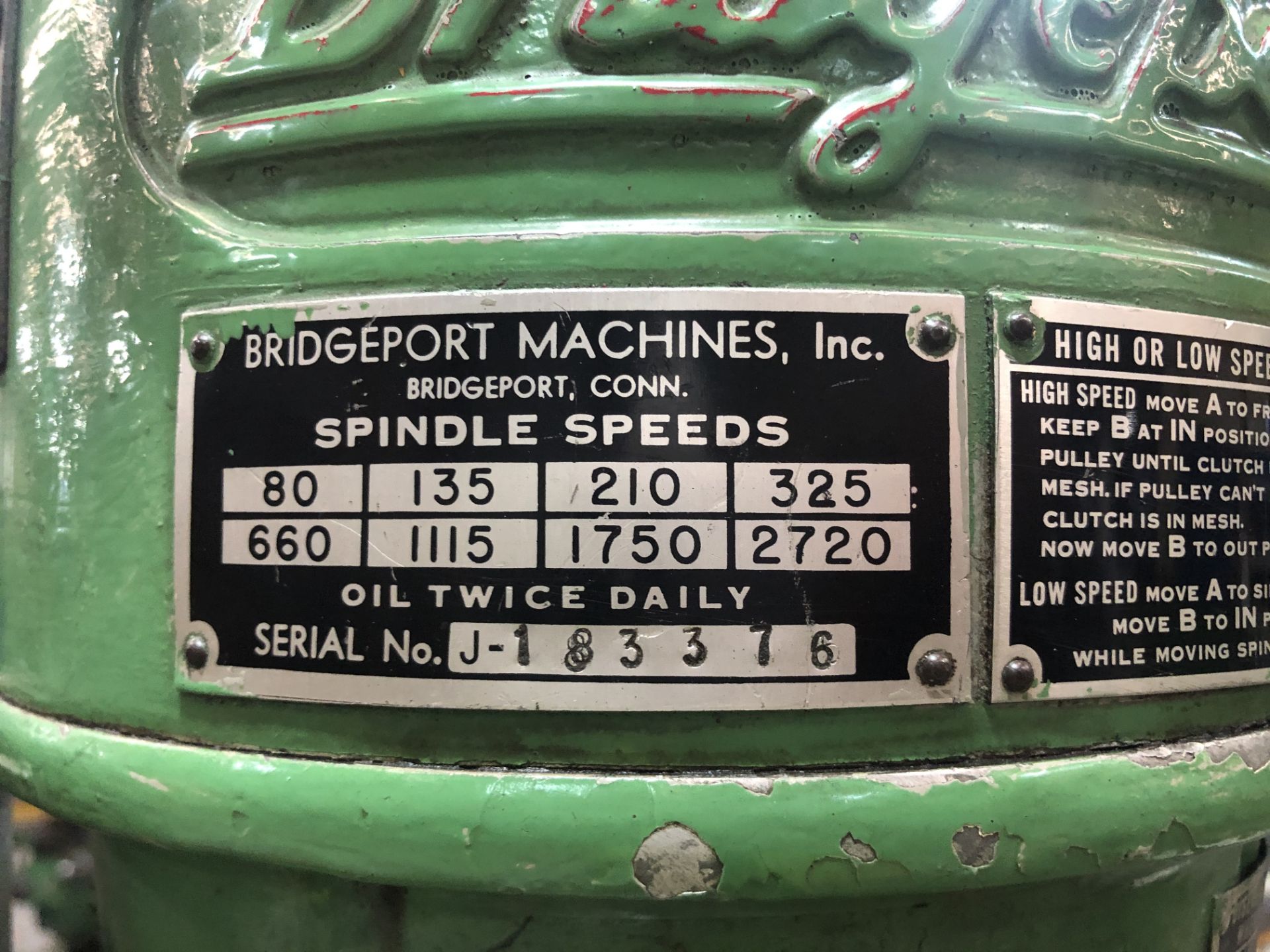 BRIDGEPORT Mill machine, Model 75829, S/N J-183376, Spindle Speeds 80-2720 / Fresadora - Image 2 of 2