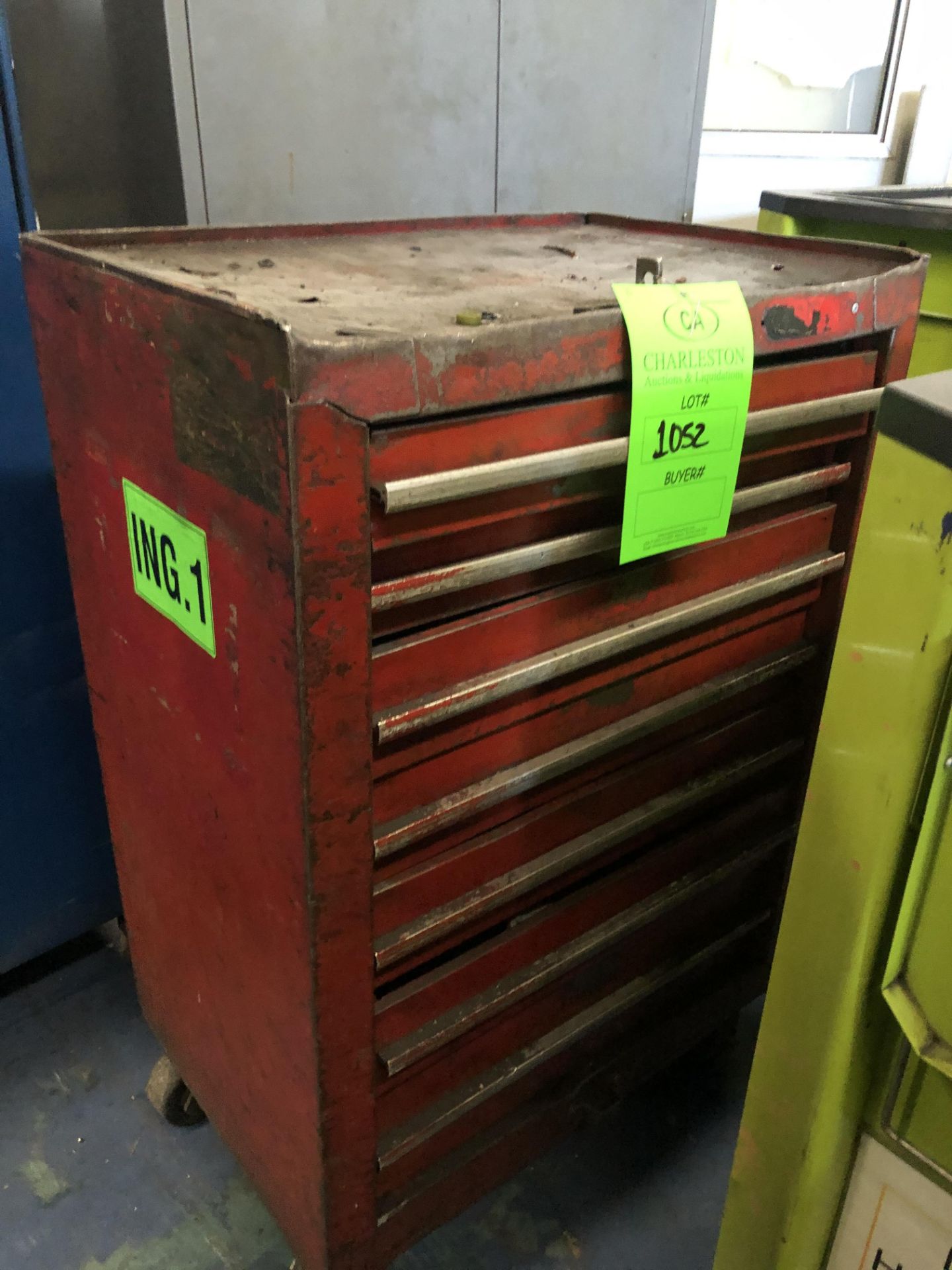 Lot of (3) Rolling Tool Chest / Caja de herramienta movil