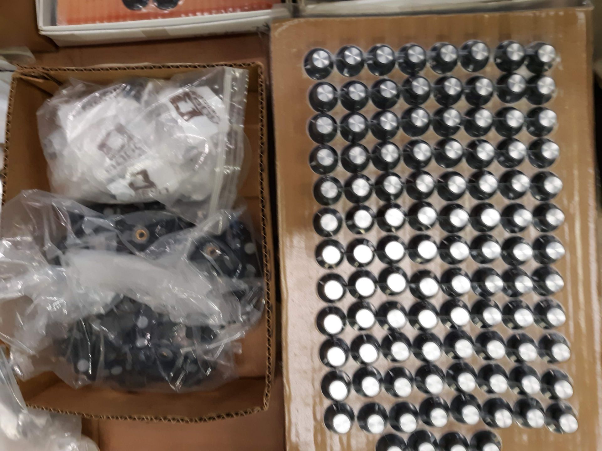 PALLET OF MISC. ELECTRONIC EQUIPMENT KNOBS - Image 3 of 6