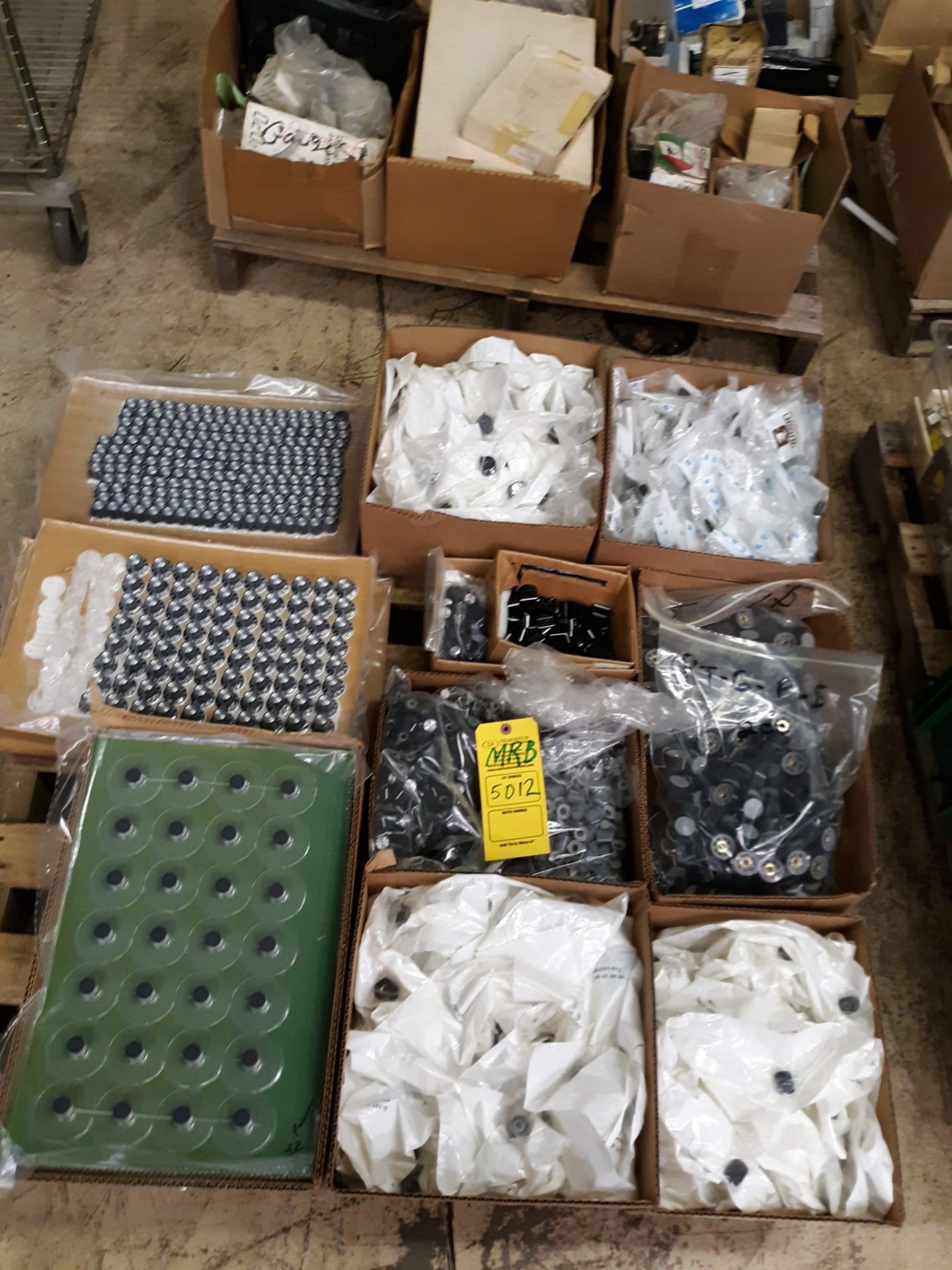 PALLET OF MISC. ELECTRONIC EQUIPMENT KNOBS