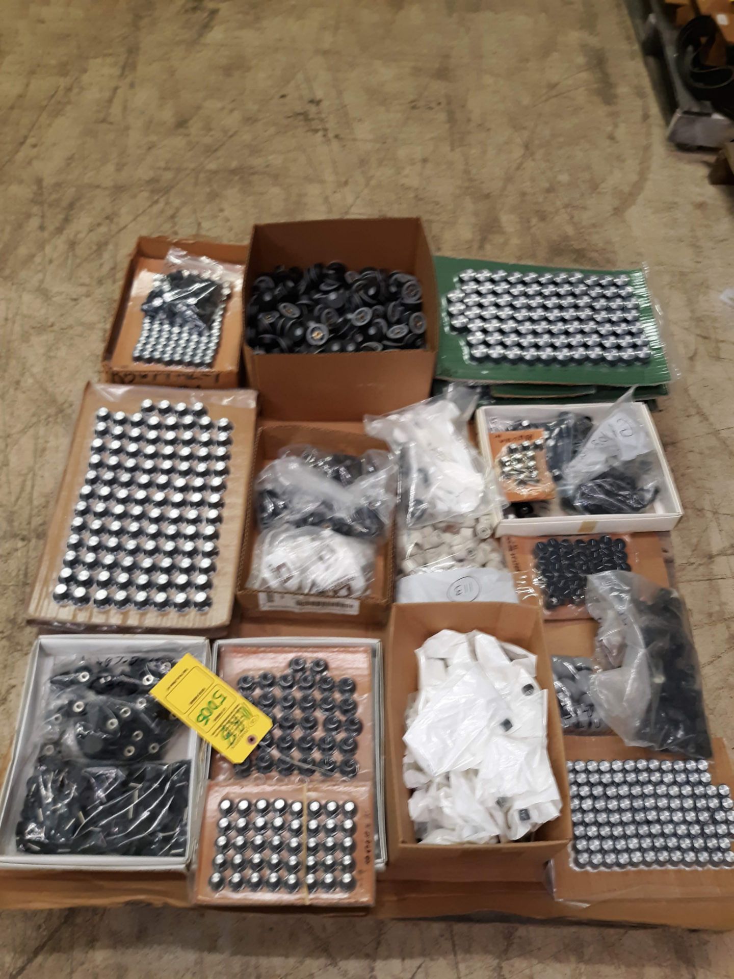 PALLET OF MISC. ELECTRONIC EQUIPMENT KNOBS