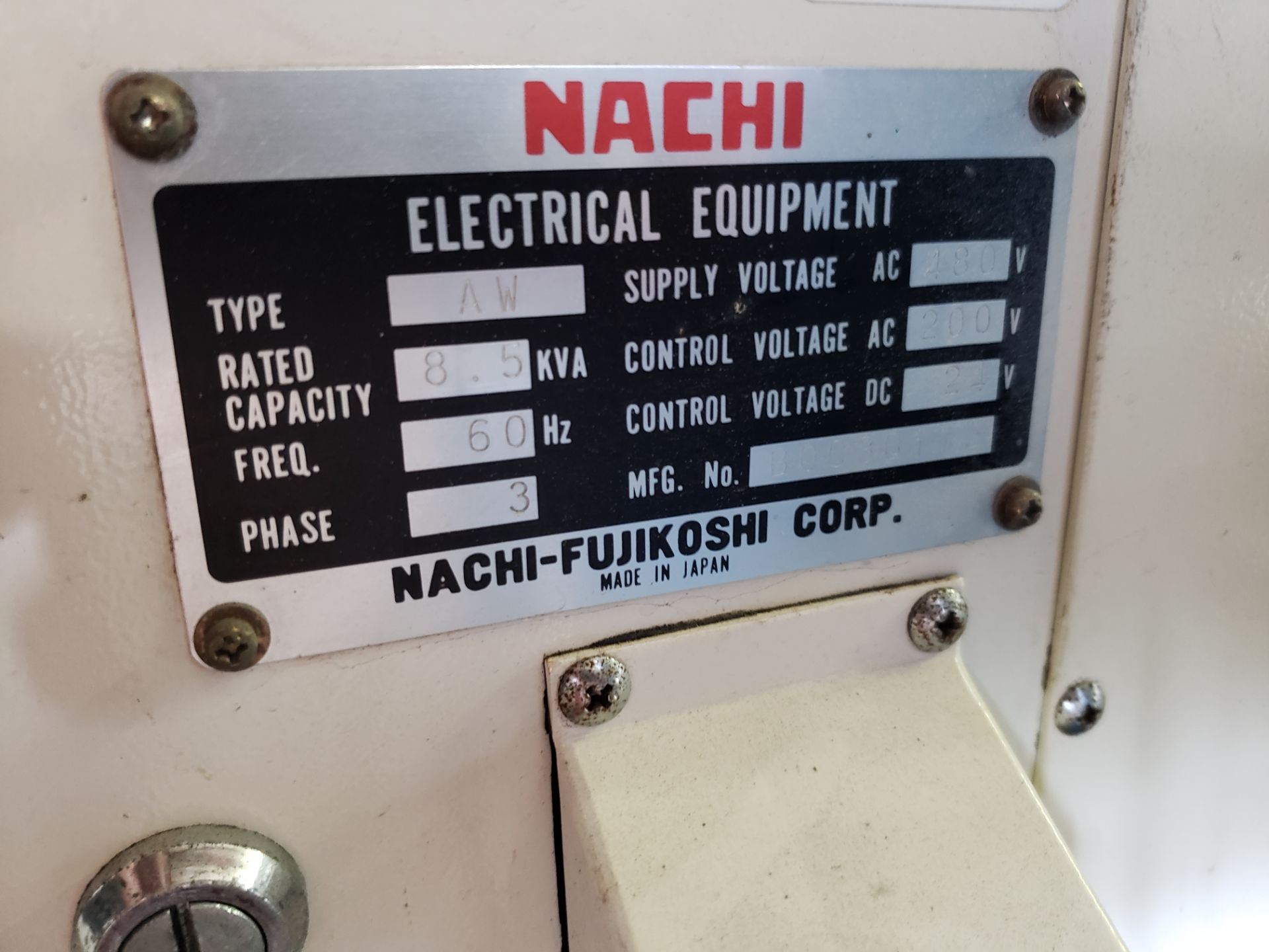 NACHI ROBOT CONTROL CABINET TYPE-AW CAPACITY 8.5 FREQ. 60 HZ 3 PHASE 480 VOLT S#B0030175 - Image 2 of 3