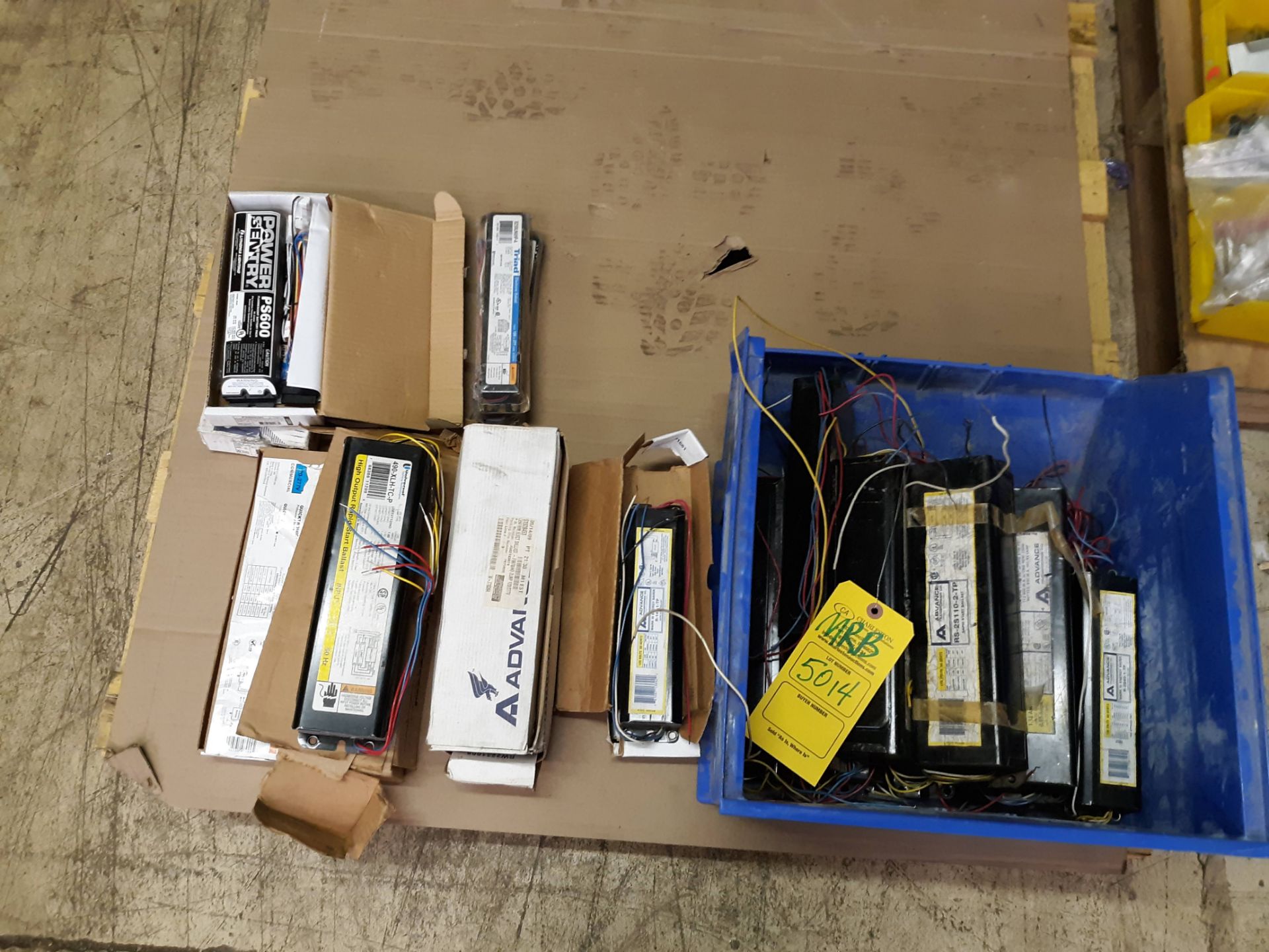 LOT OF MISC. LIGHTING BALLASTS