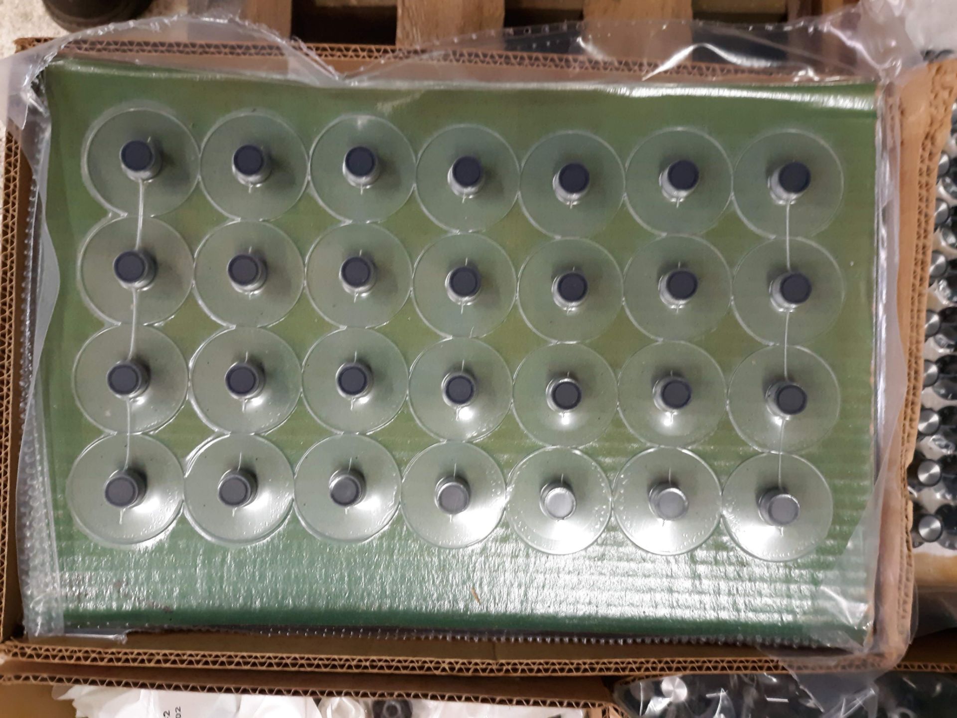 PALLET OF MISC. ELECTRONIC EQUIPMENT KNOBS - Image 2 of 6