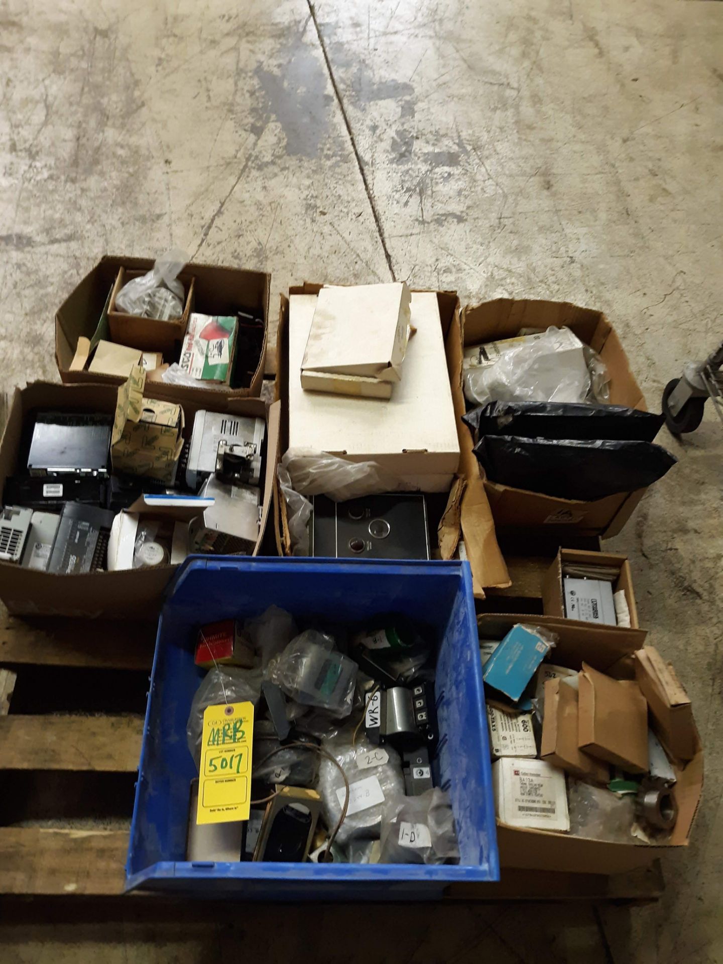 SKID OF MISC. ELECTRONIC PARTS