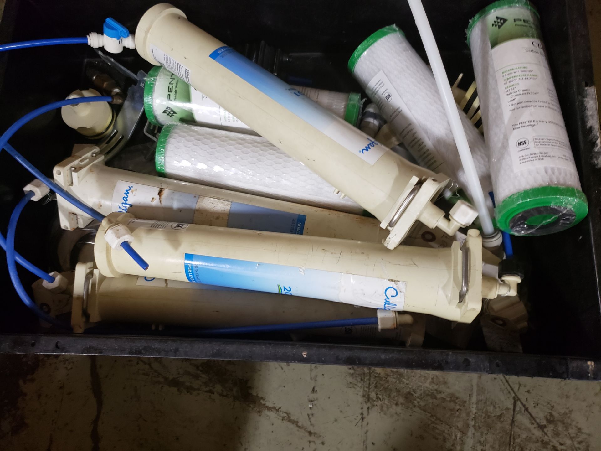 BOX OF DRINKING WATER FILTERS