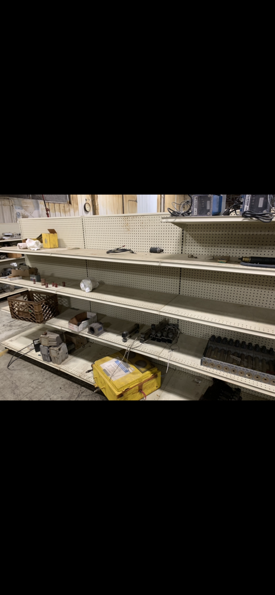 CONTENTS OF SHELVES; AIR HOSE FITTINGS; FILTERS; BALLASTS; (2) PULSAFEEDER ACT 102 - Image 3 of 3