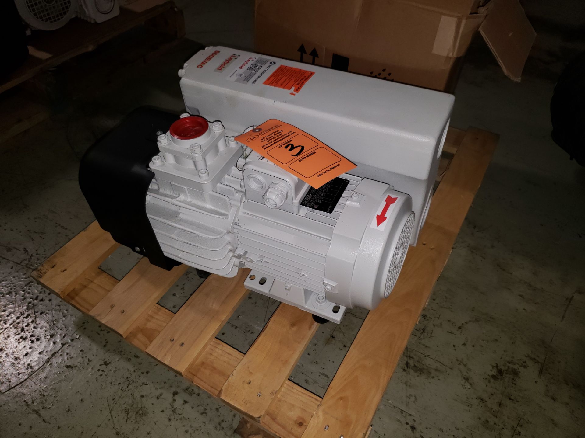 2018 LEYBOLD SOGEVAC VACUUM PUMP (NEEDS REBUILT) MODEL-SV65B960400V3001 S#31001824614