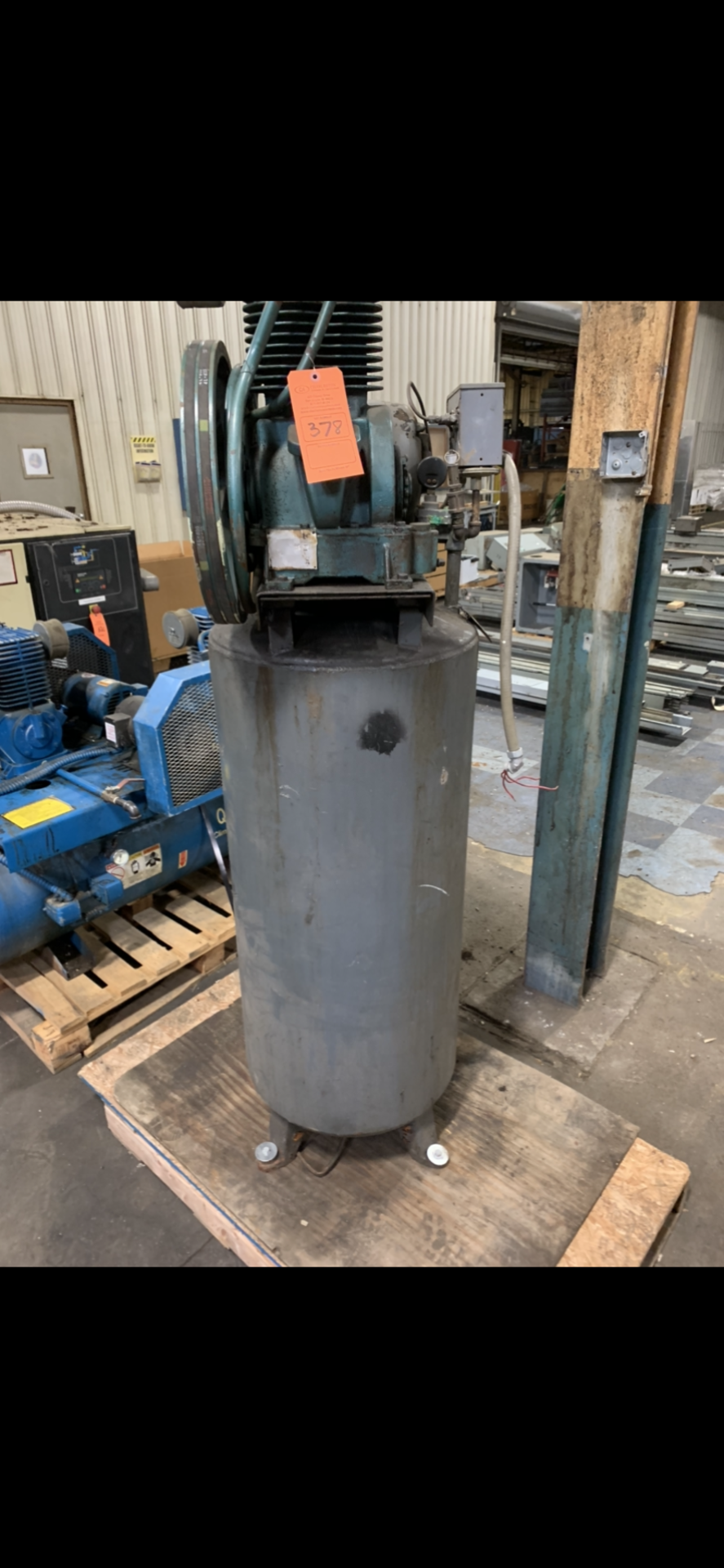 VERTICAL AIR COMPRESSOR (UNREADABLE TAG) 1.5 HP MOTOR