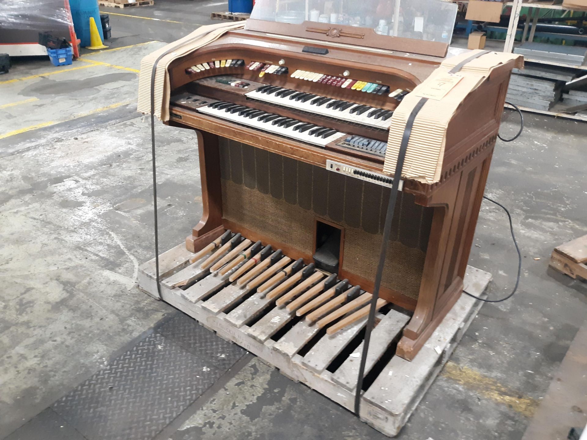 THOMAS SOLID STATE ORGAN - "THE LAWRENCE WELK": MODEL 726S