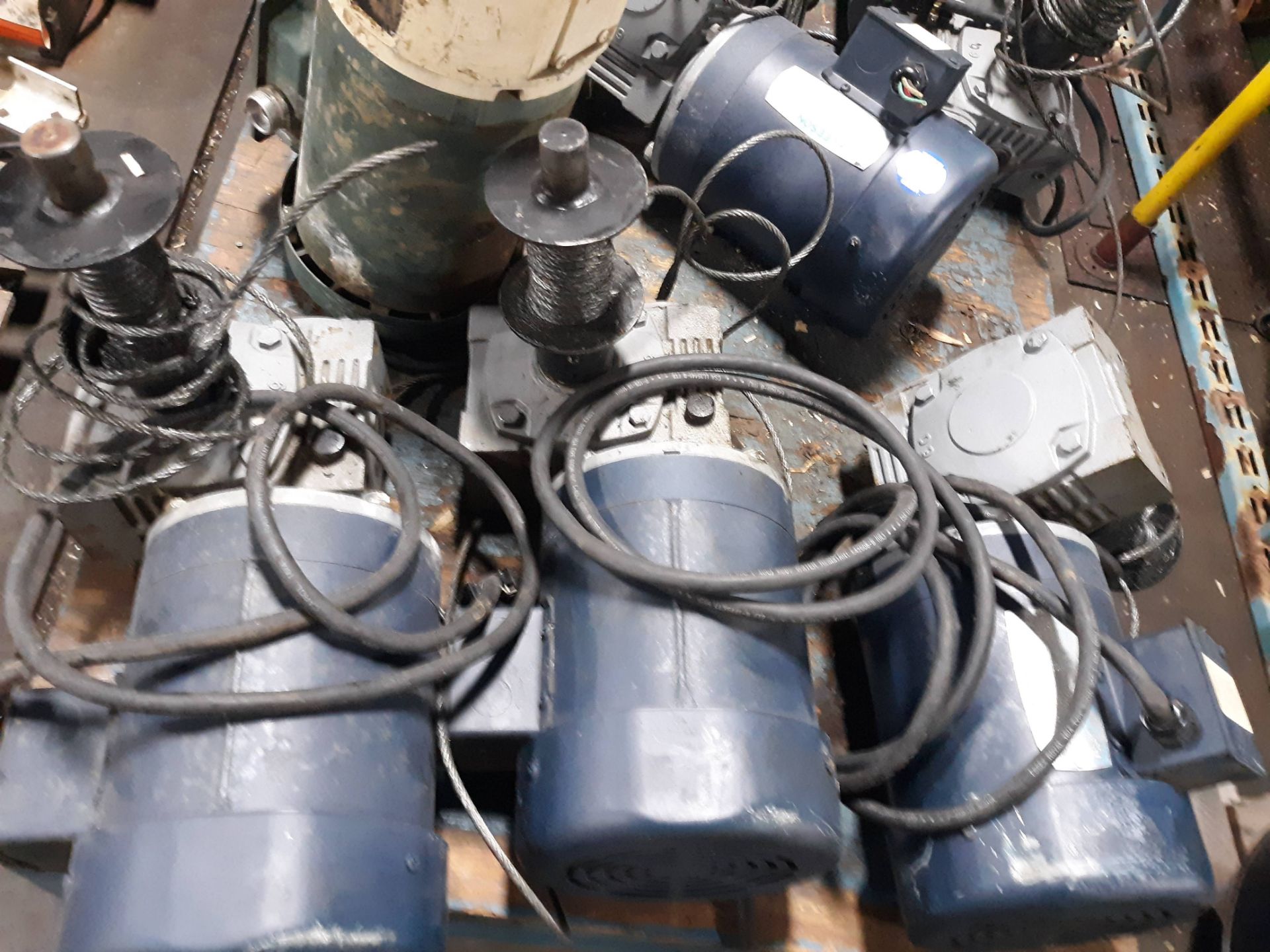 LOT OF (8) ELECTRIC MOTORS INCLUDING; (6) LEESON 3/4HP (1) RELIANCE 2HP (1) RELIANCE 1HP - Image 3 of 3