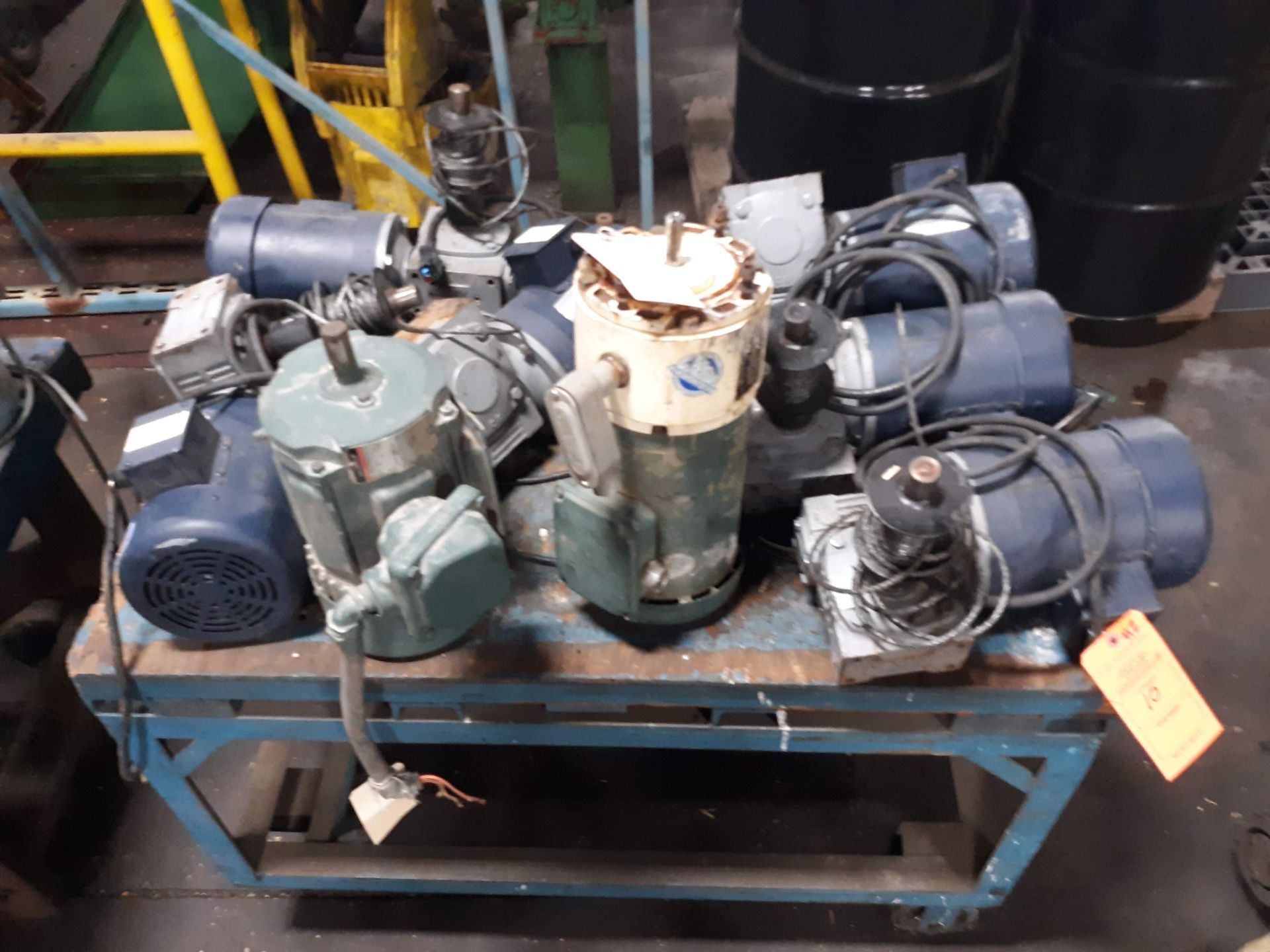 LOT OF (8) ELECTRIC MOTORS INCLUDING; (6) LEESON 3/4HP (1) RELIANCE 2HP (1) RELIANCE 1HP