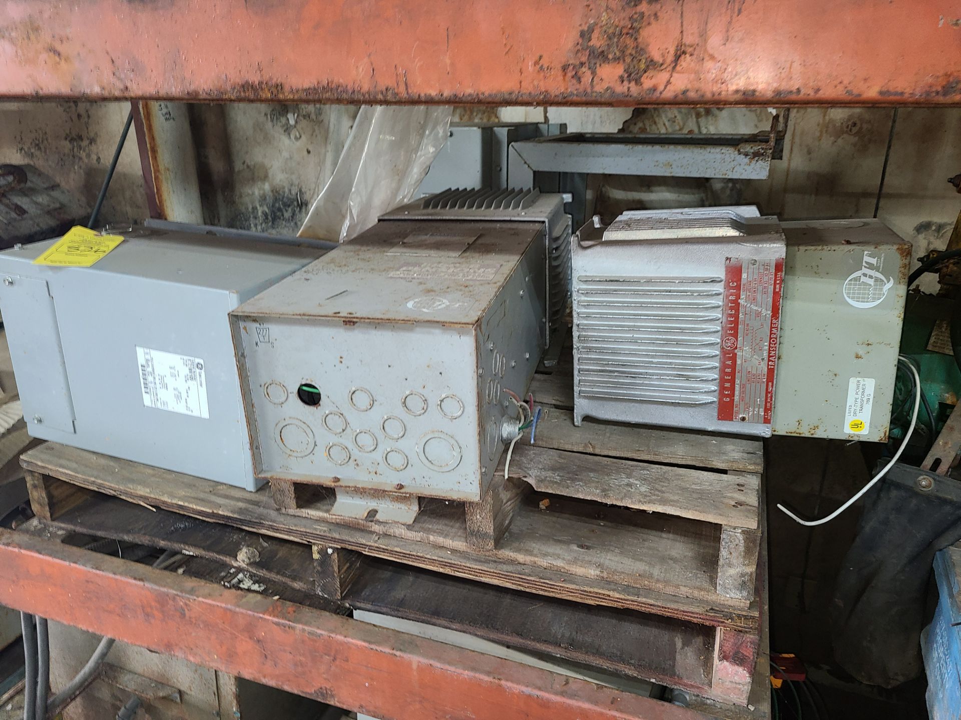 PALLET OF TRANSFORMERS: GE 5 KVA 15 KVA 7.5 KVA