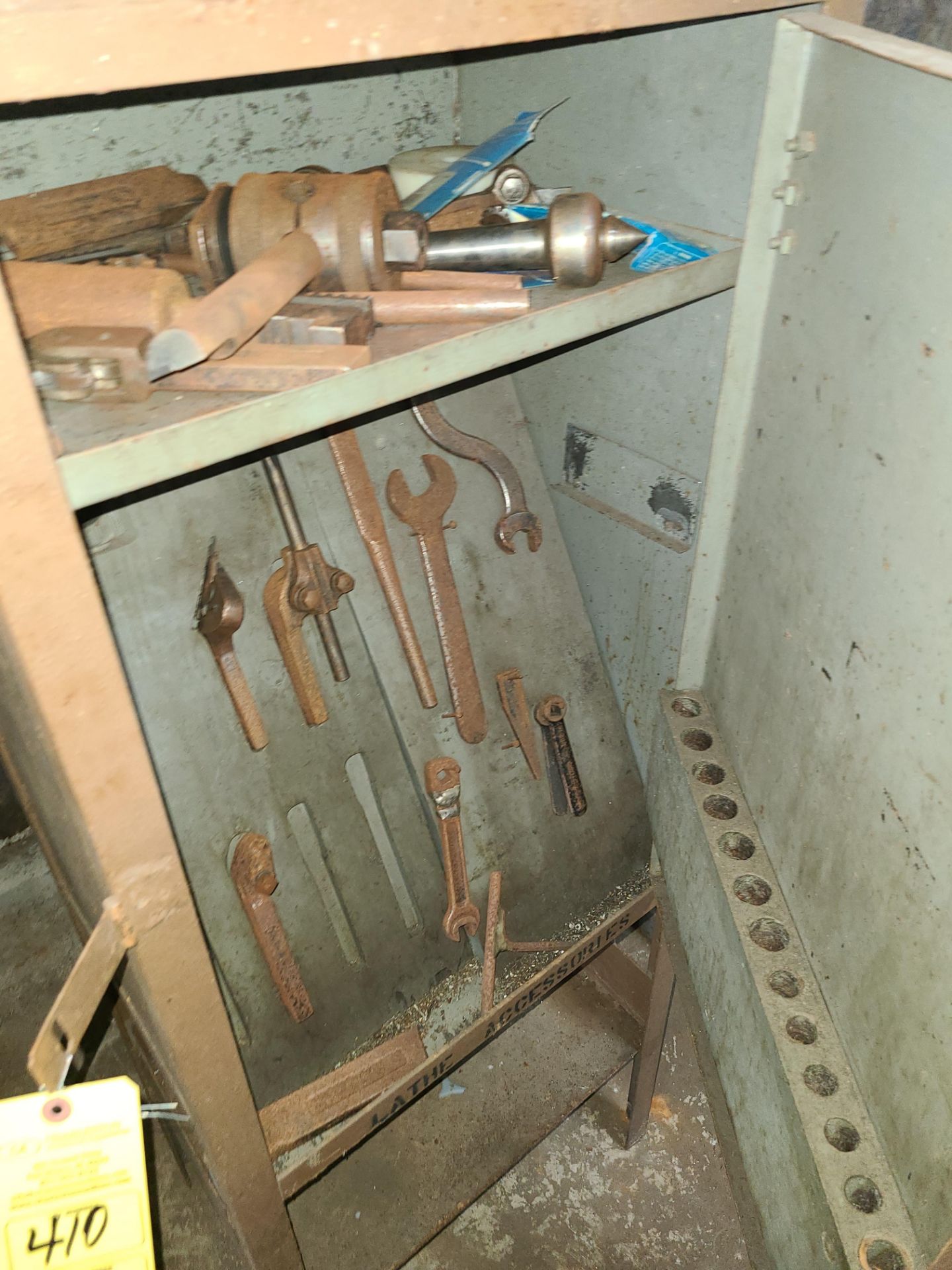 (2) CABINETS AND CONTENTS GRINDER TOOLING - Image 4 of 4