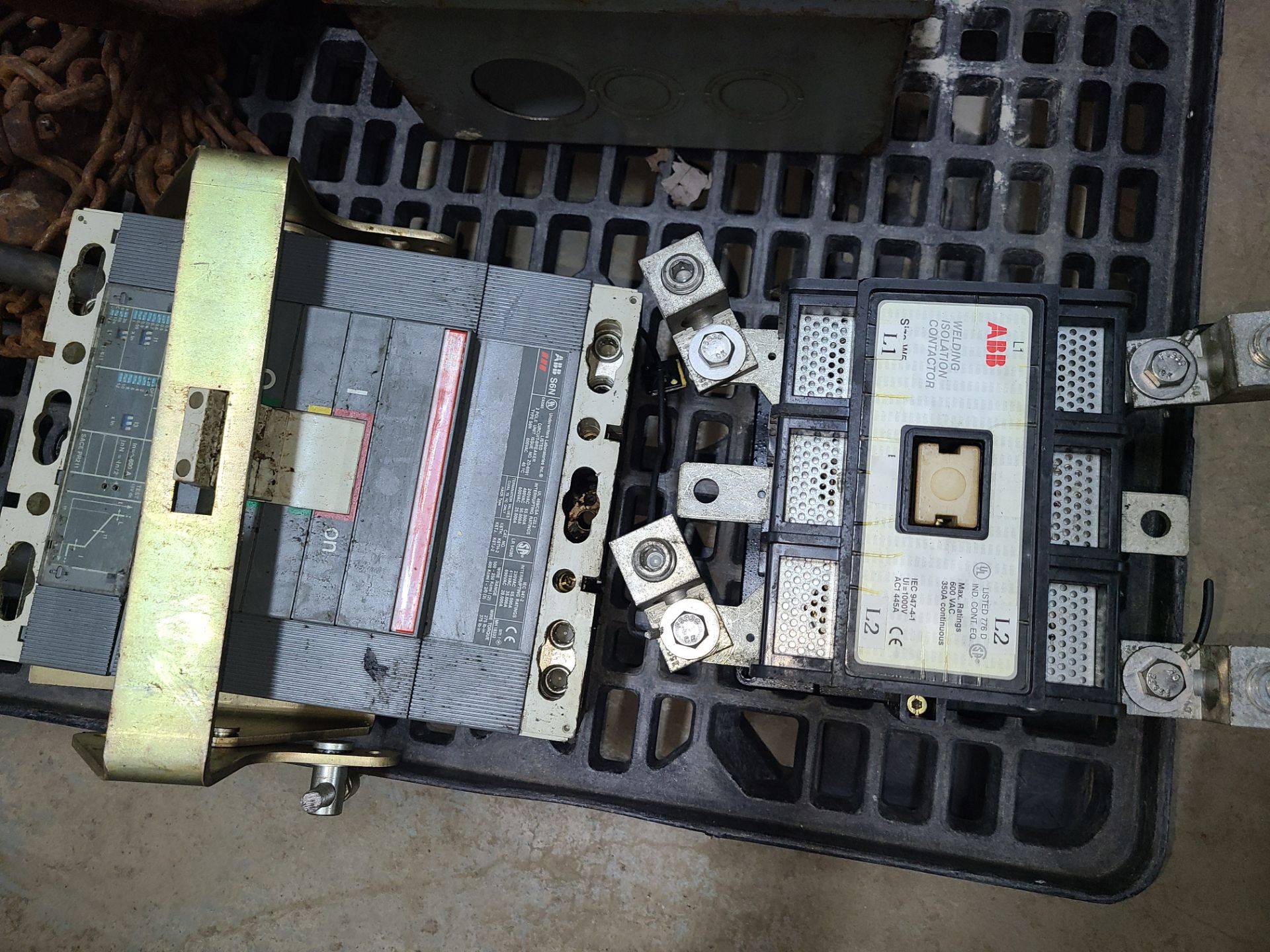 PALLET OF MISC: (2) ABB WELDING CONTACTOR (2) ABB S6N CIRCUIT BREAKER (1) GE SPECTRA RMS CIRCUIT - Image 2 of 3