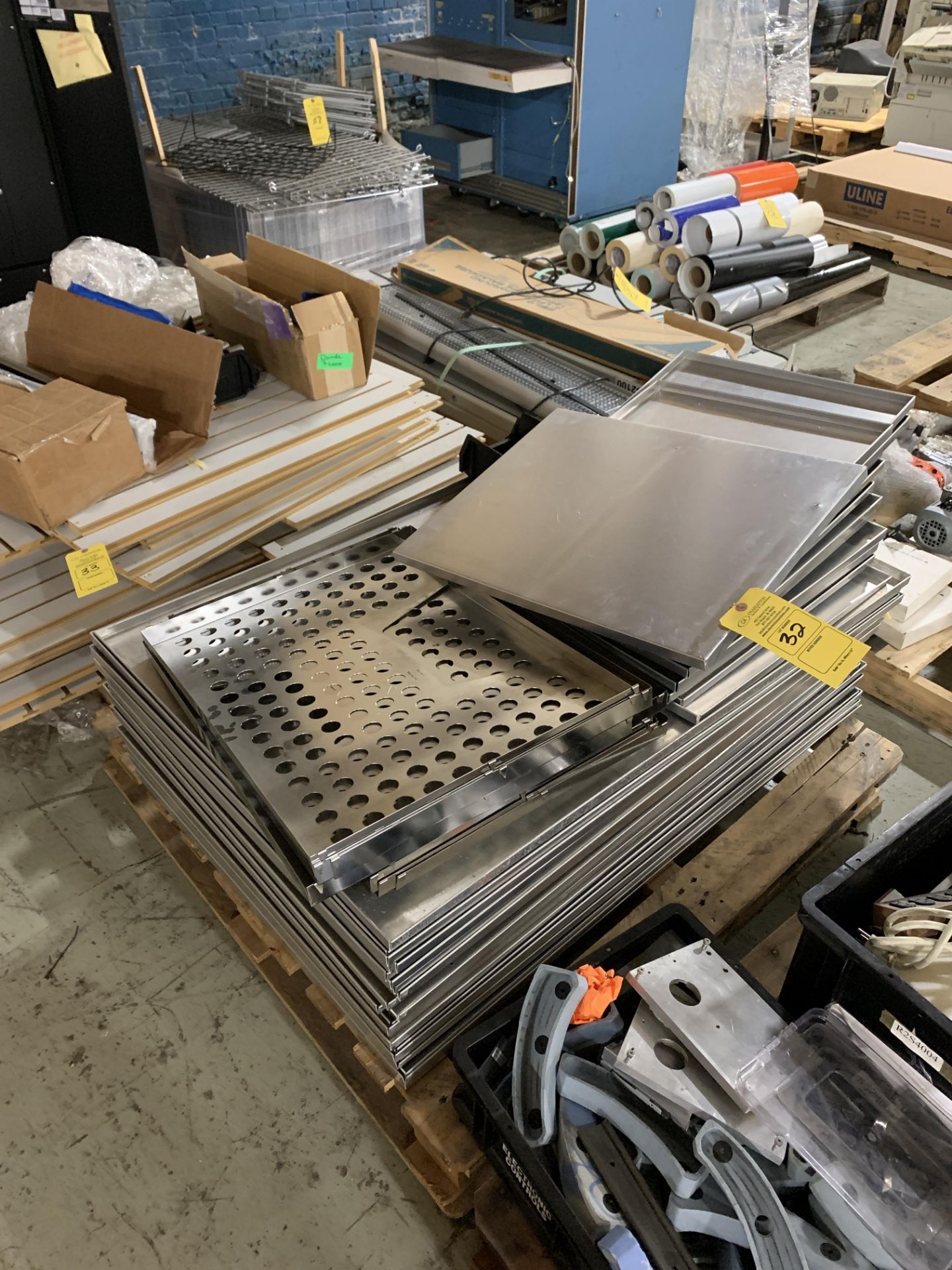 PALLET OF MISC TRAYS/GRATES - Image 2 of 2