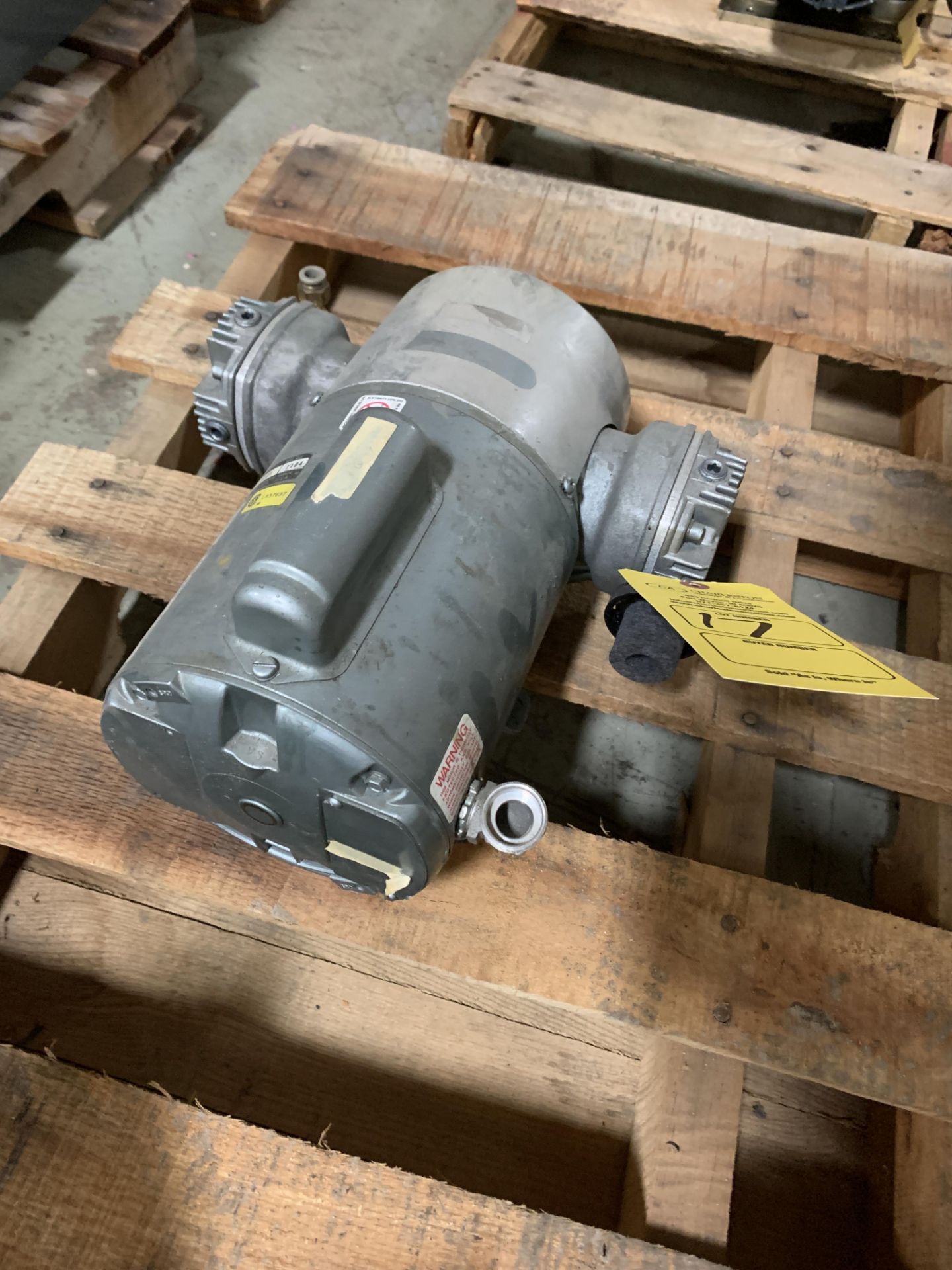 GE VACUUM PUMP W 1/2 HP MOTOR