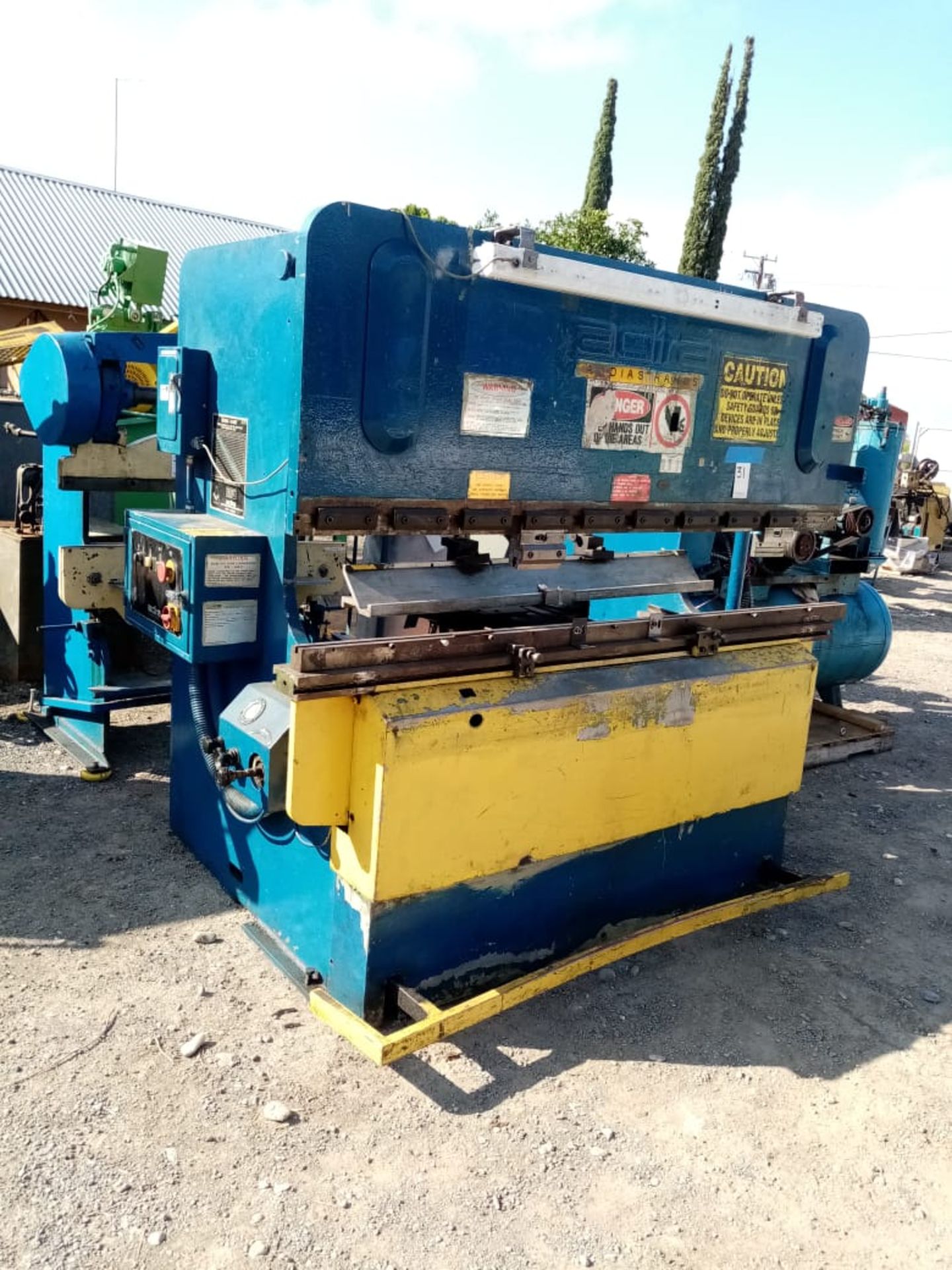 ADIRA Bending Machine Serie No 3757 - 7304 63 Ton x 81" Modelo: QHA6320/ Dobladora