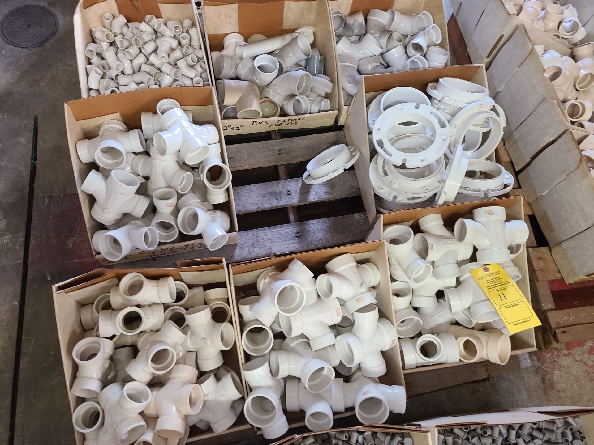 PALLET OF VARIOUS PVC COUPLINGS AND ELBOWS - Image 2 of 5