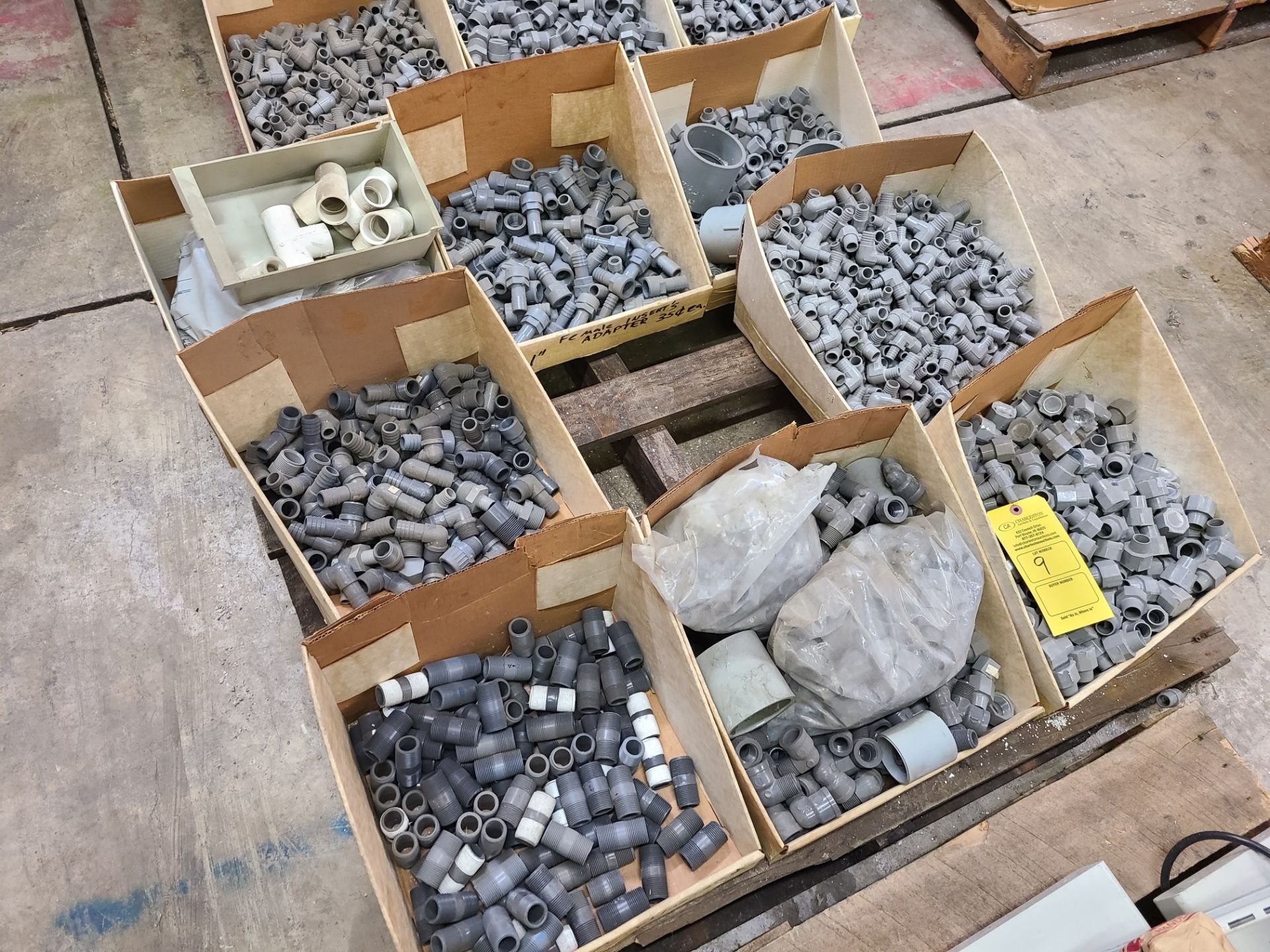 PALLET OF VARIOUS PVC COUPLINGS INSERTS ADAPTERS ETC - Image 2 of 5