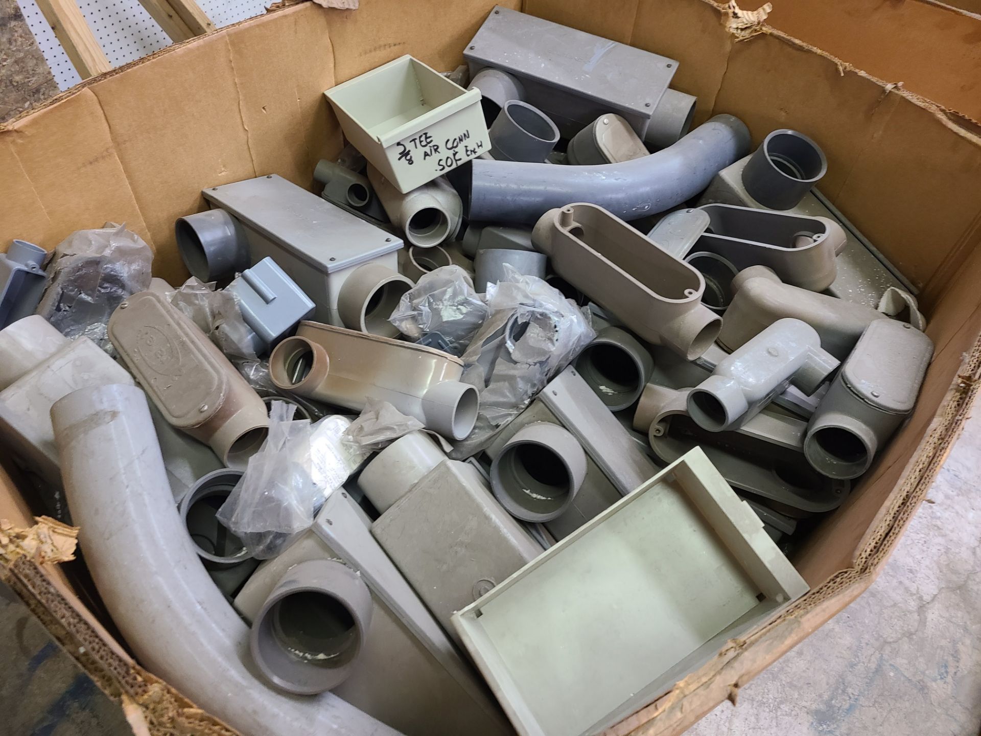 BIN OF VARIOUS PVC ELECTRICAL JUNCTION BOXES - Image 2 of 2