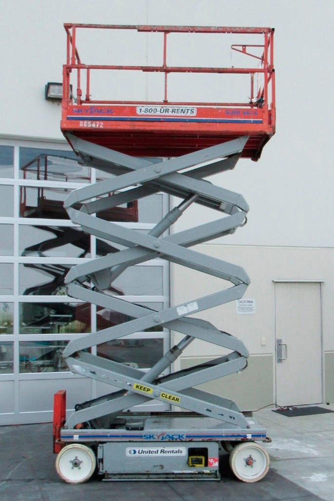 Skyjack Scissor Lift