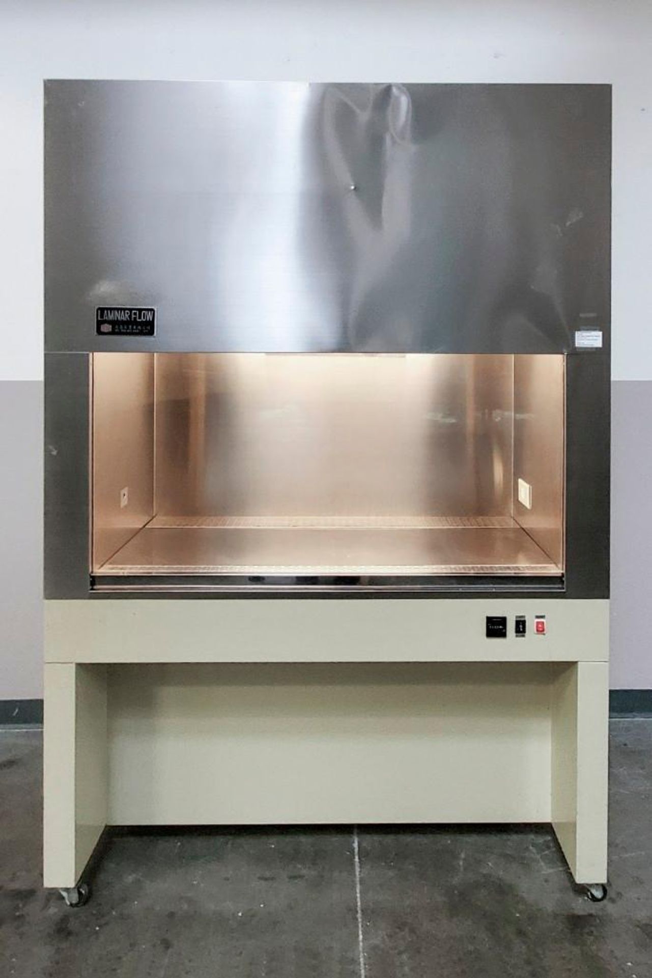 LAMINAR Flow Hood