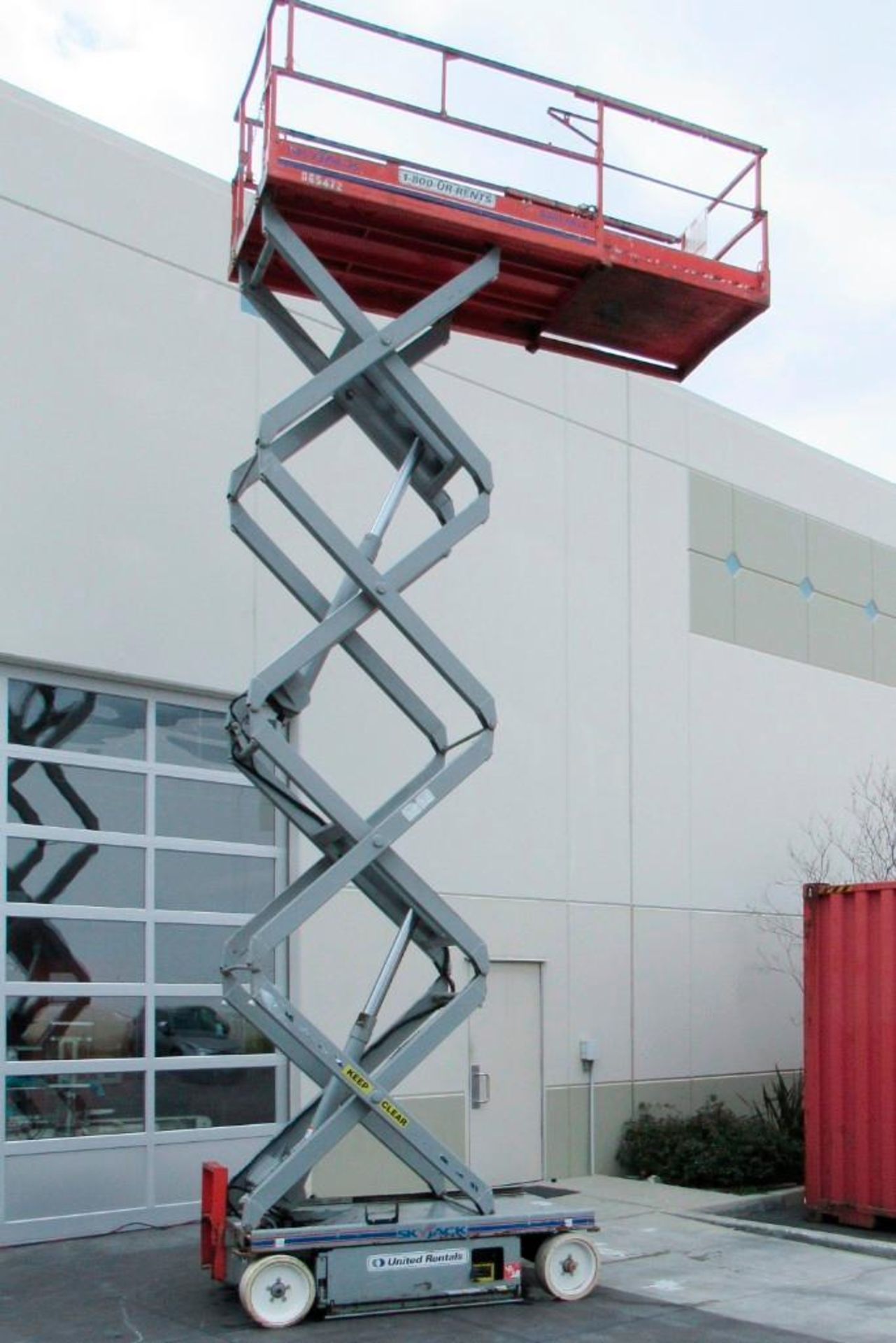 Skyjack Scissor Lift - Image 3 of 21