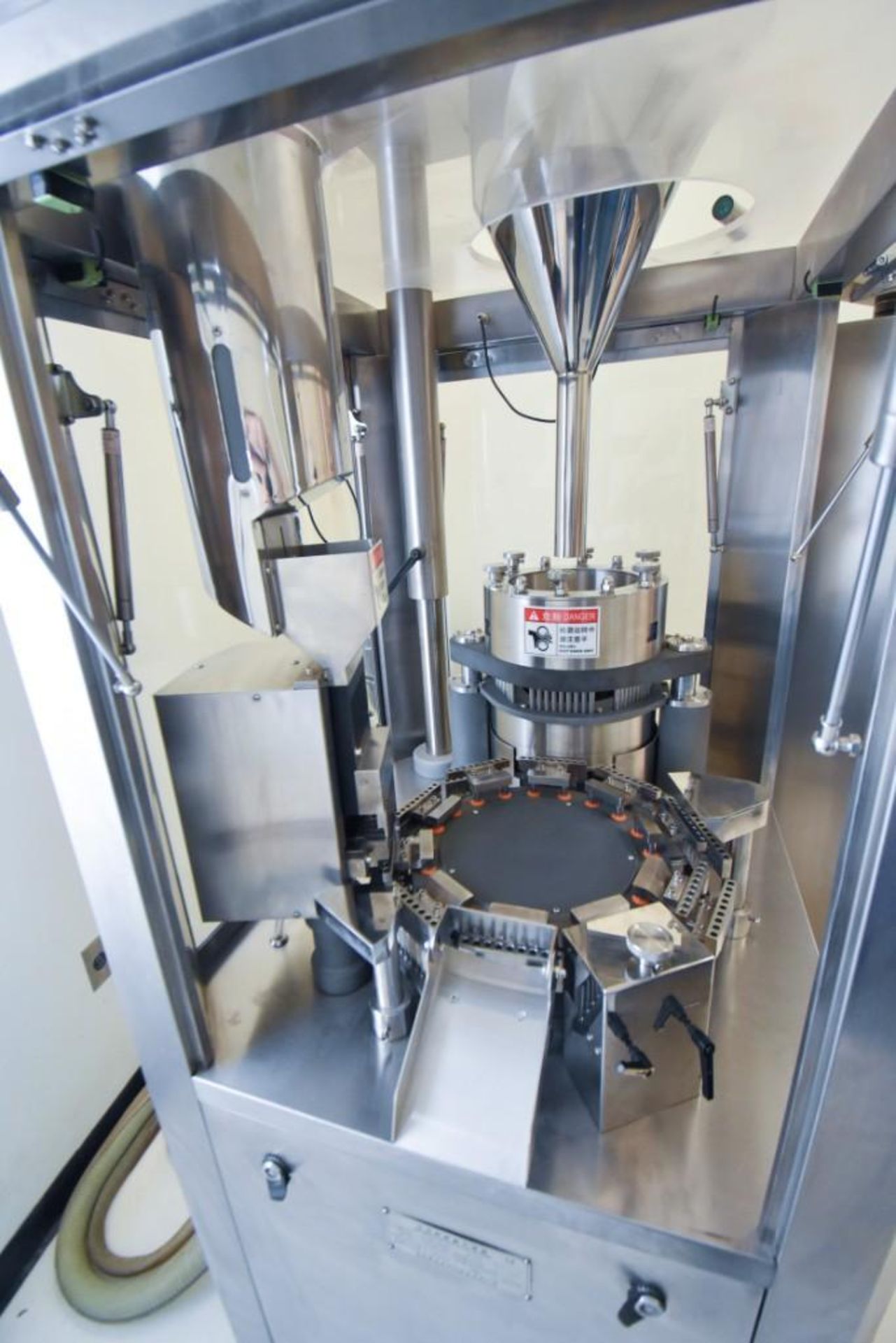 Hanyoo NJP 1200C Automatic Encapsulation Machine - Image 3 of 10
